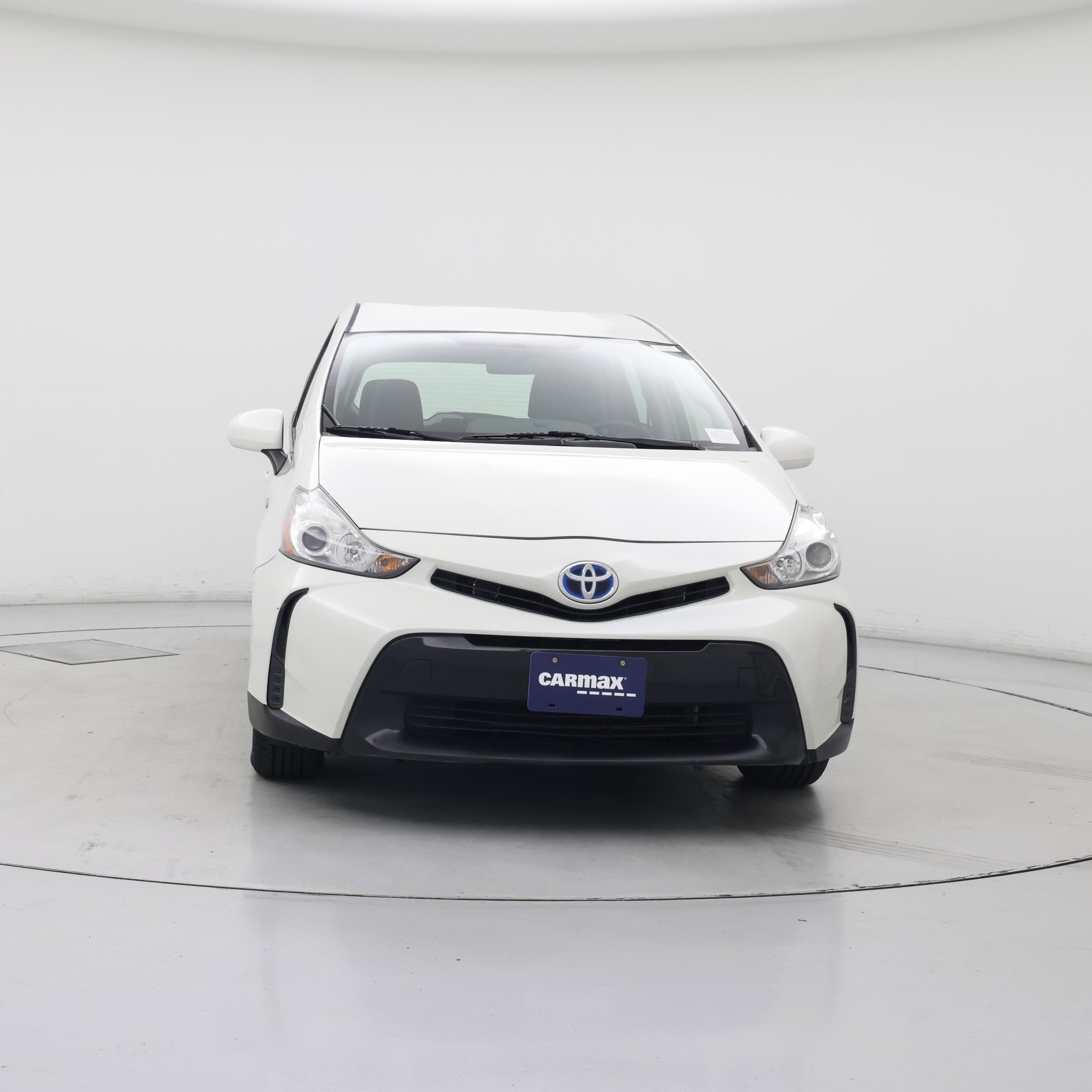 Thumbnail: 2016 Toyota Prius v - 5