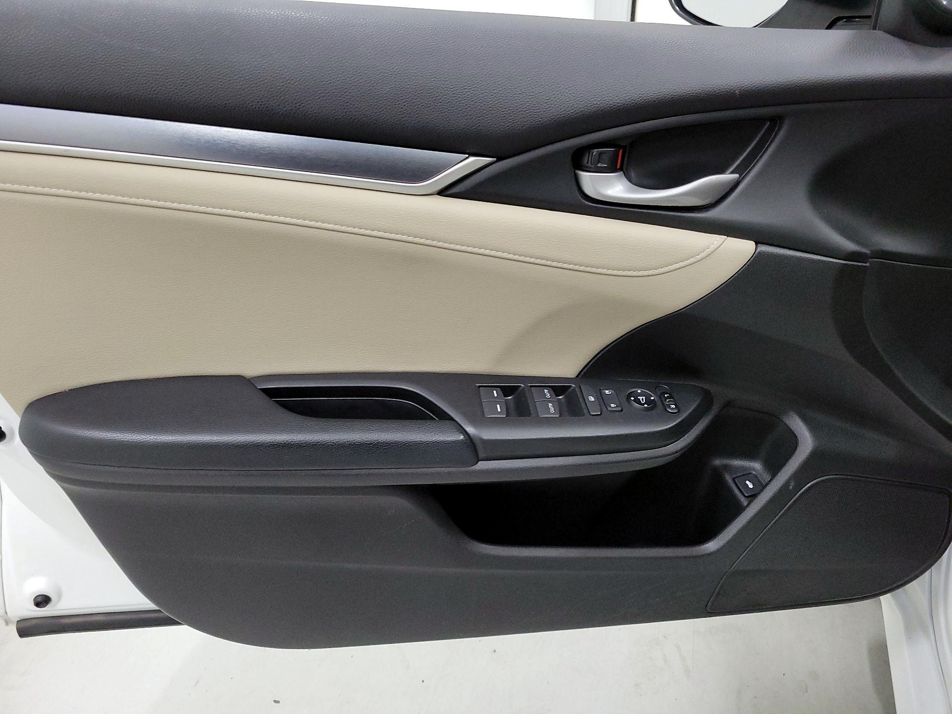 Thumbnail: 2017 Honda Civic - 12