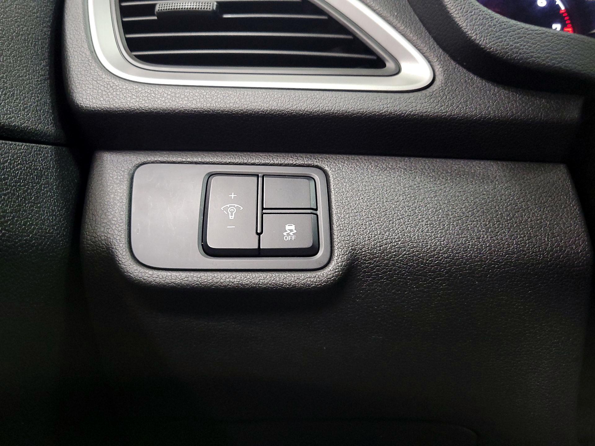 Thumbnail: 2022 Hyundai Accent - 13