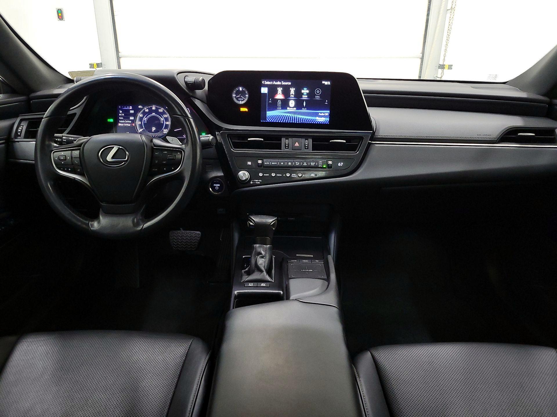 Thumbnail: 2022 Lexus ES - 9