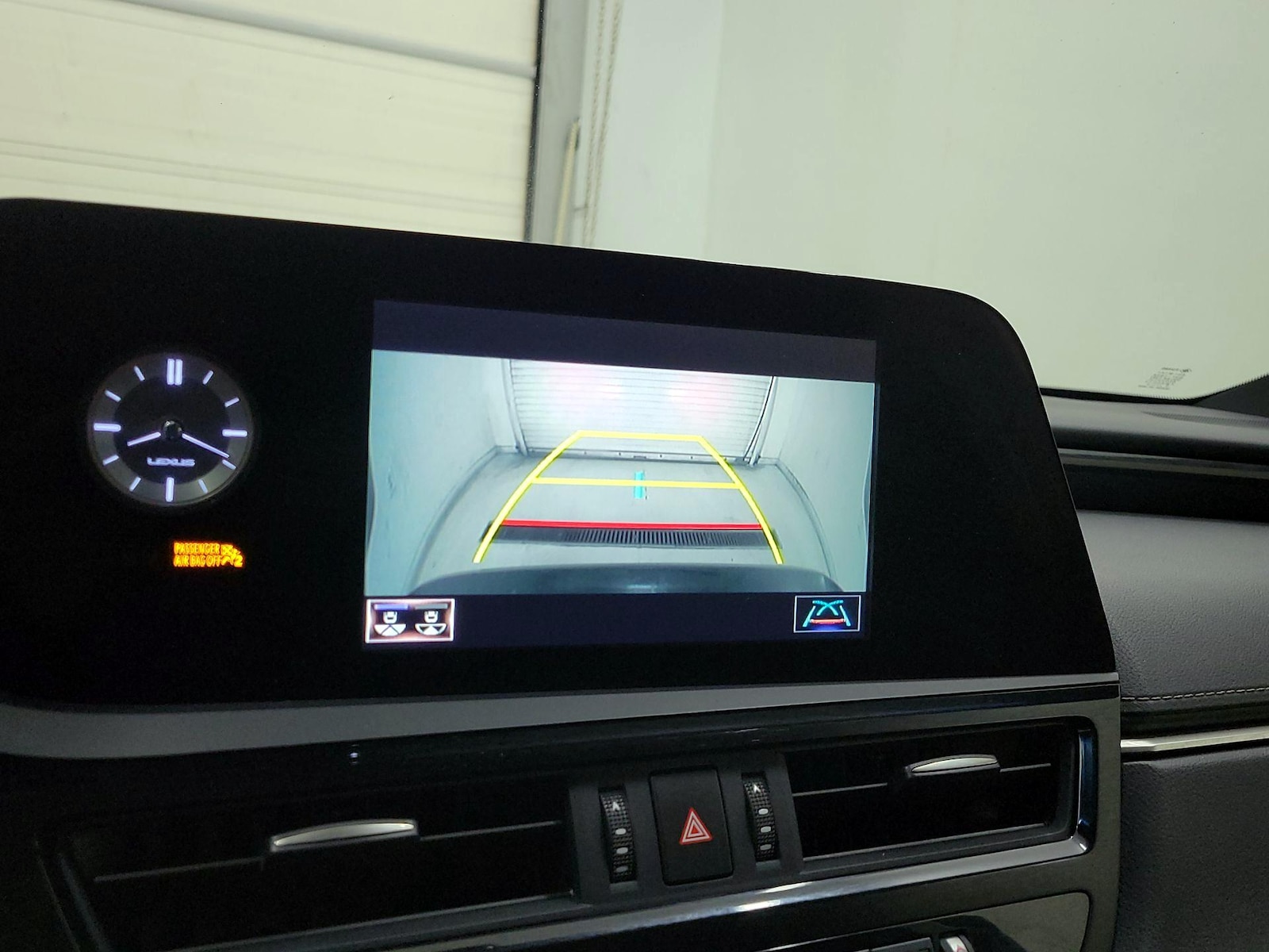 2022 Lexus ES Hybrid 300h - Photo 15