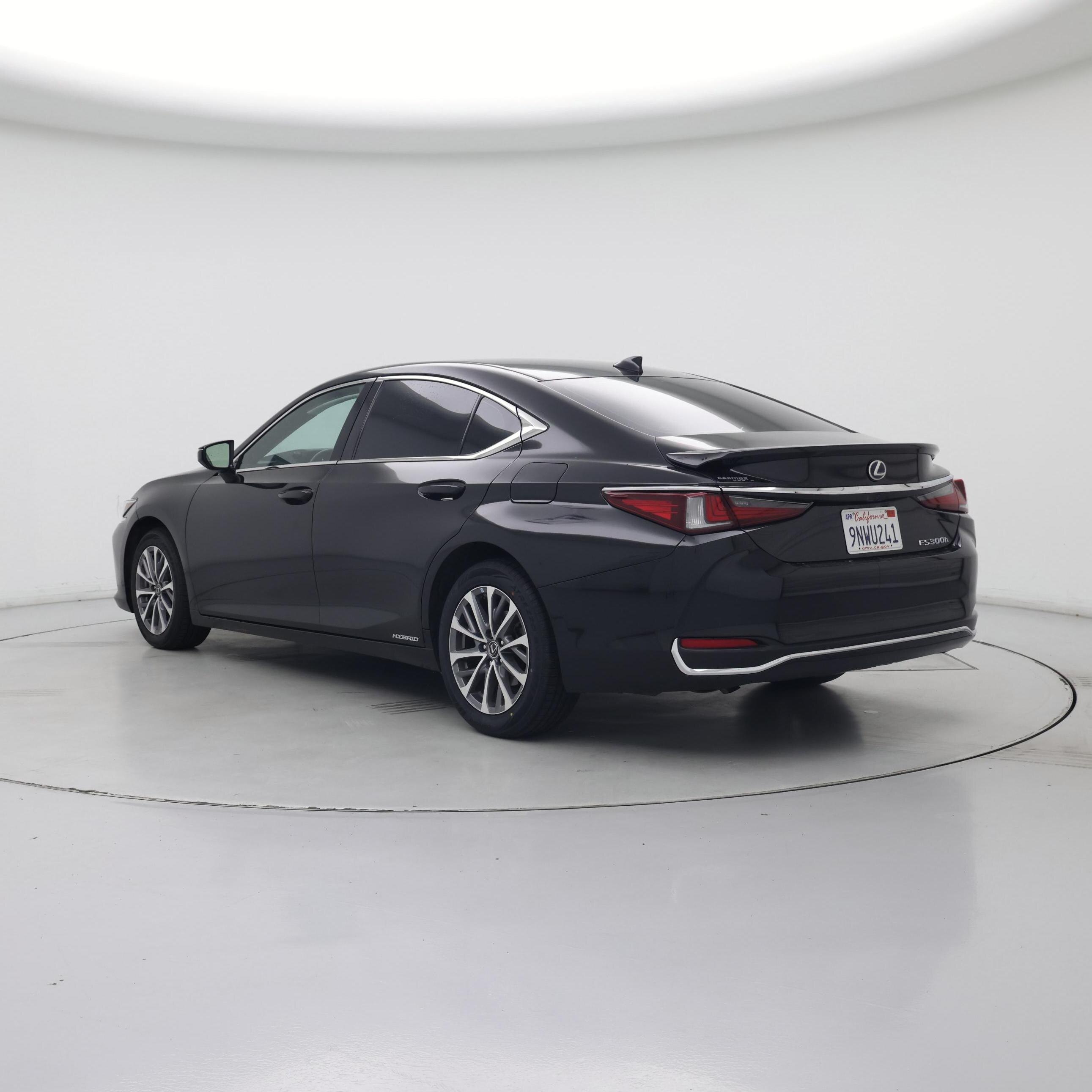 Thumbnail: 2022 Lexus ES - 2
