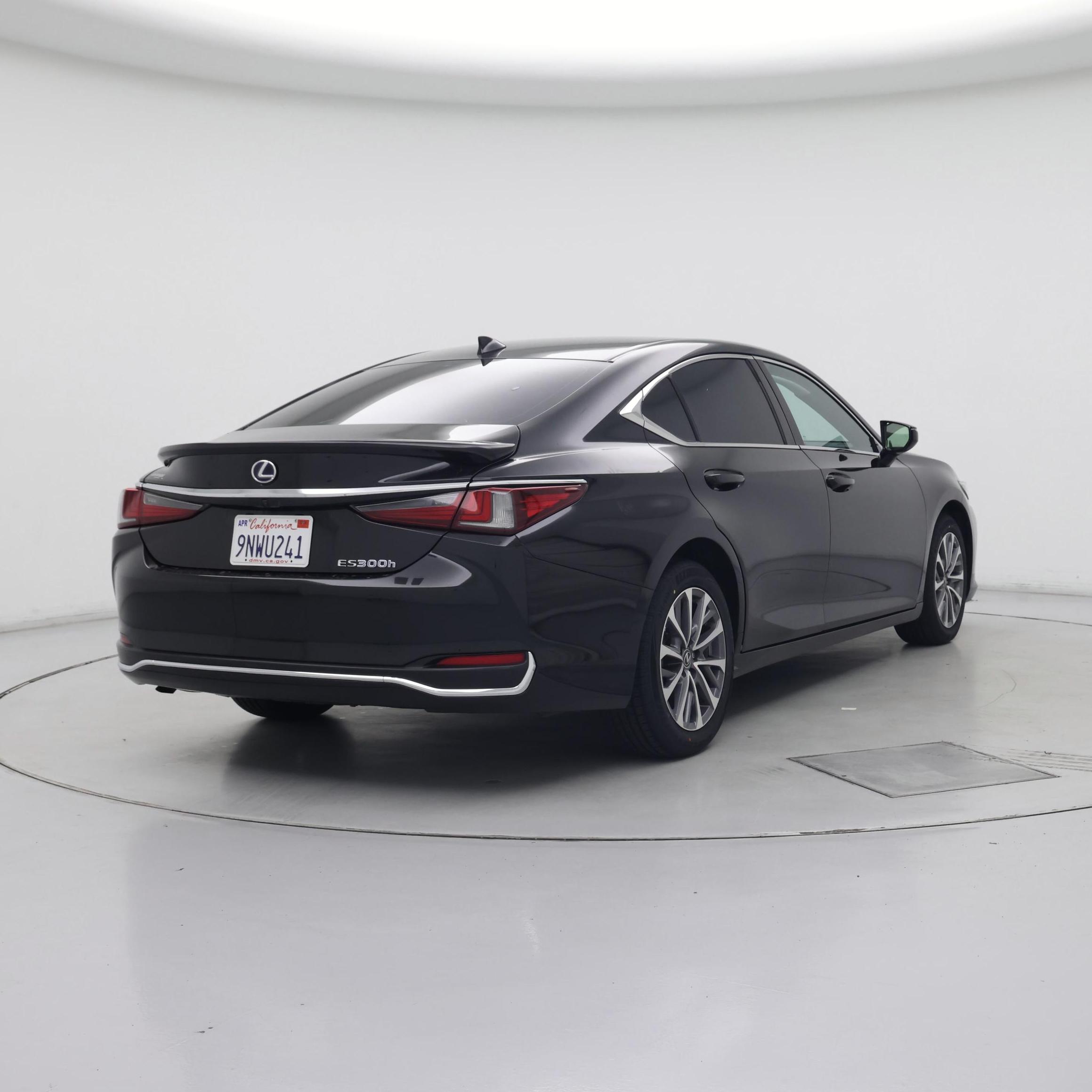 Thumbnail: 2022 Lexus ES - 8