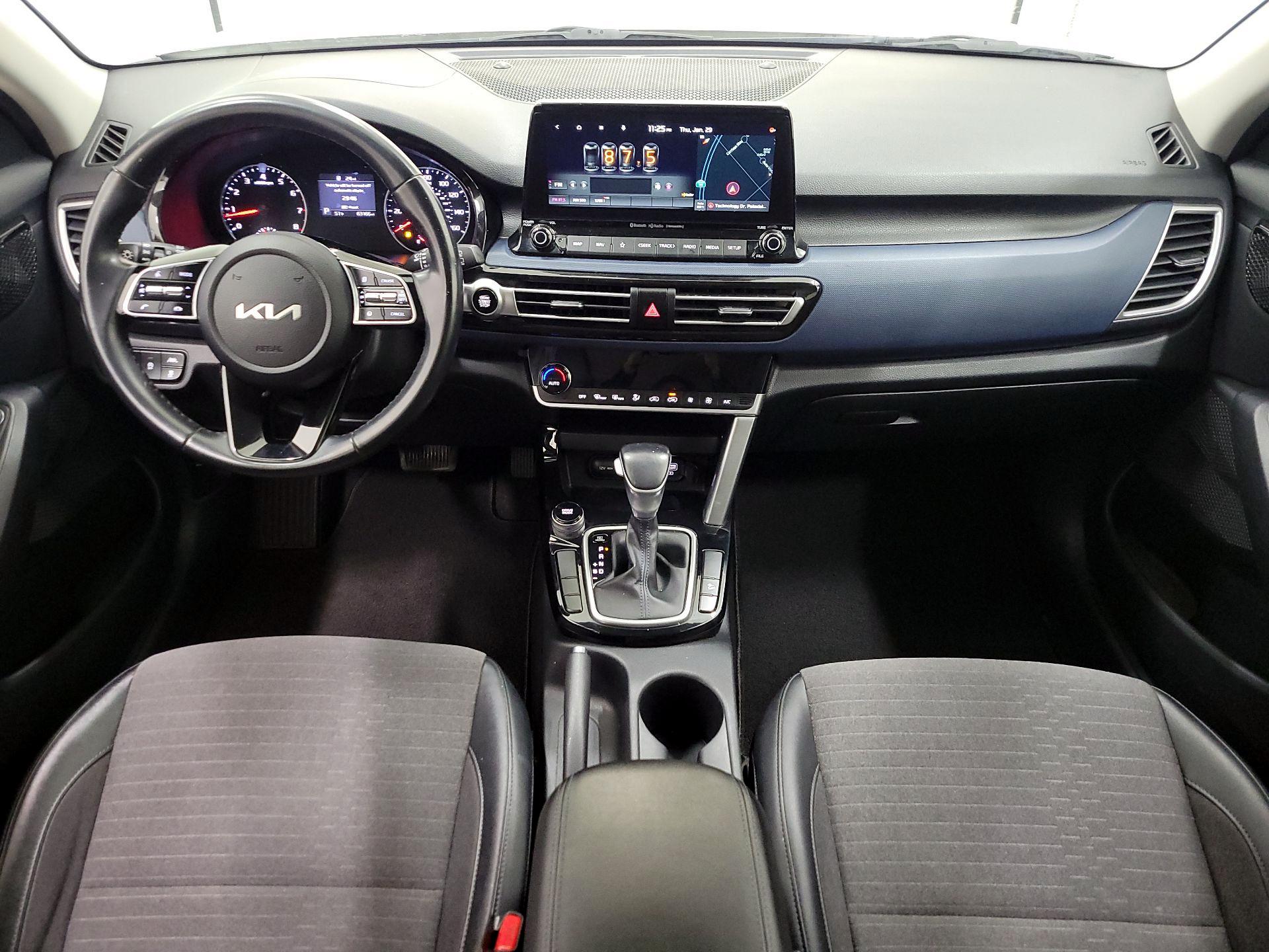 Thumbnail: 2022 Kia Seltos - 9