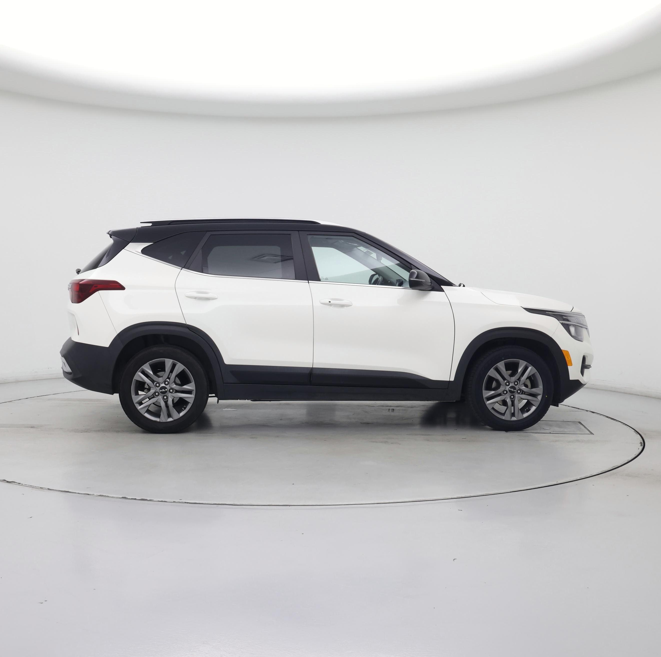 Thumbnail: 2022 Kia Seltos - 7