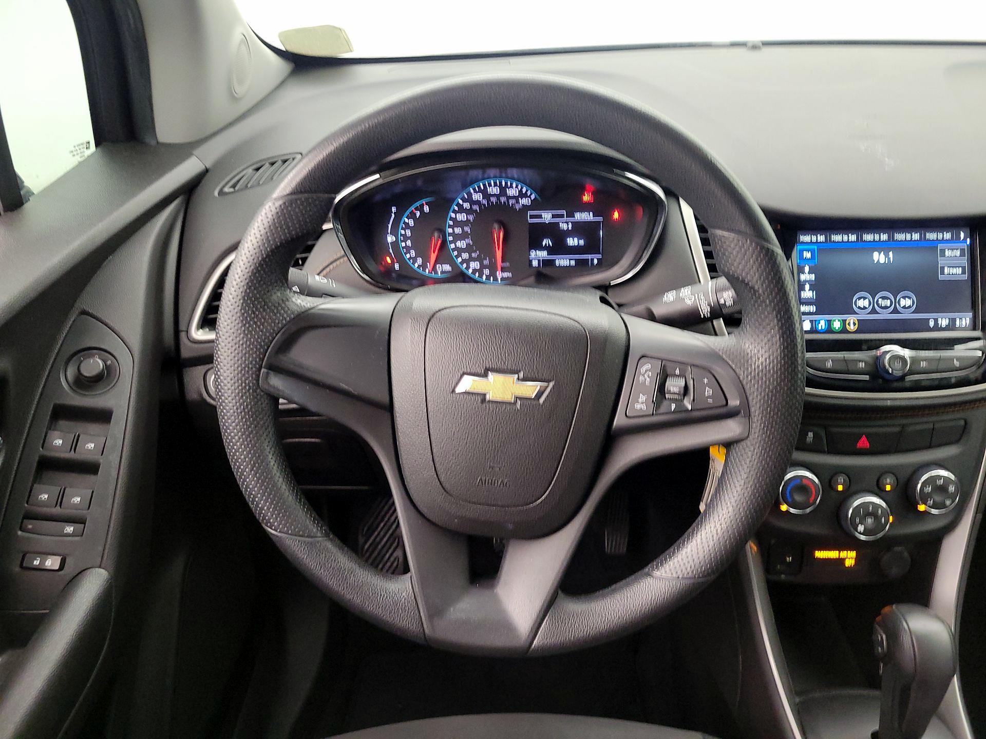 Thumbnail: 2018 Chevrolet Trax - 10