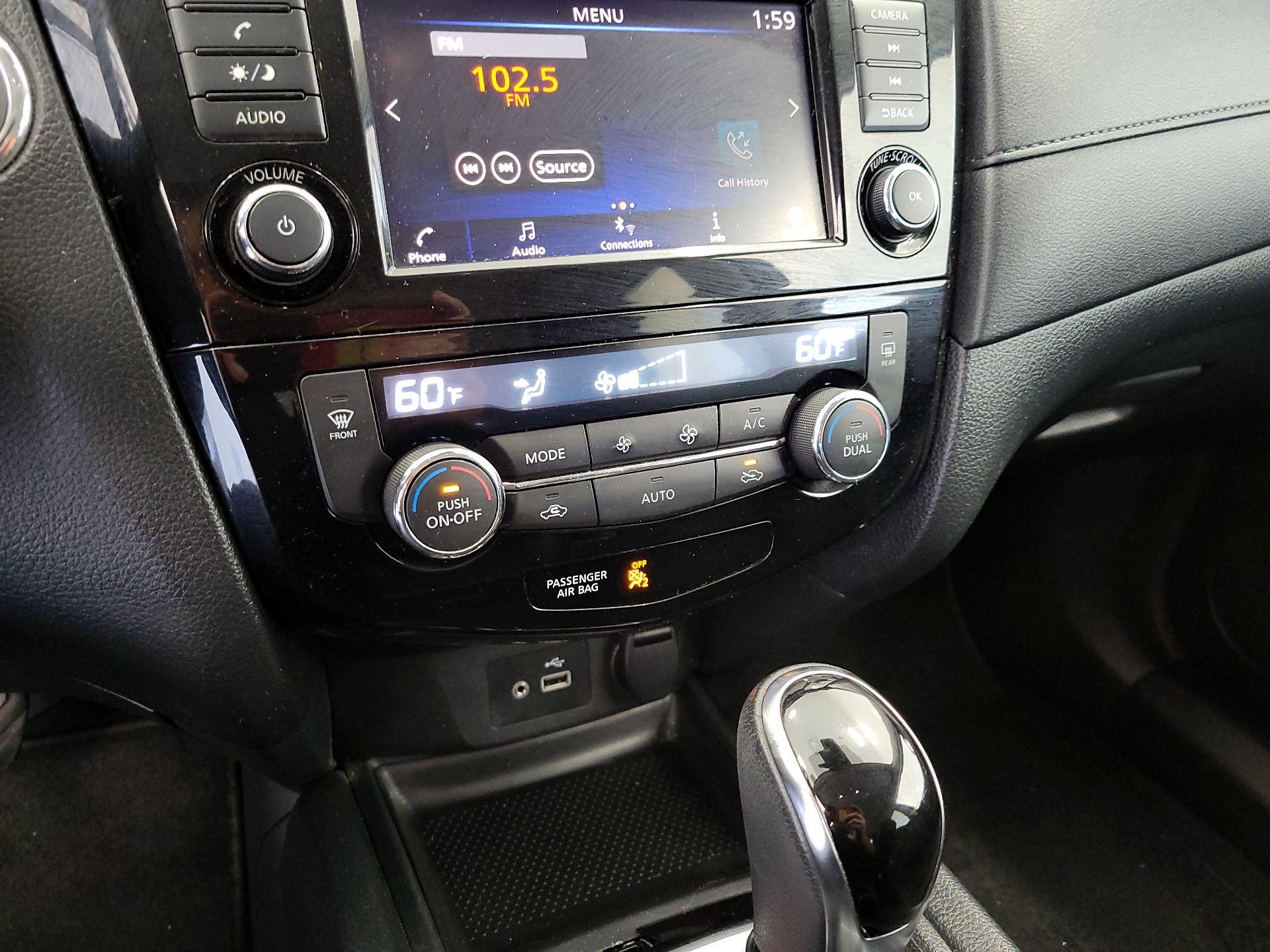 Thumbnail: 2019 Nissan Rogue - 16