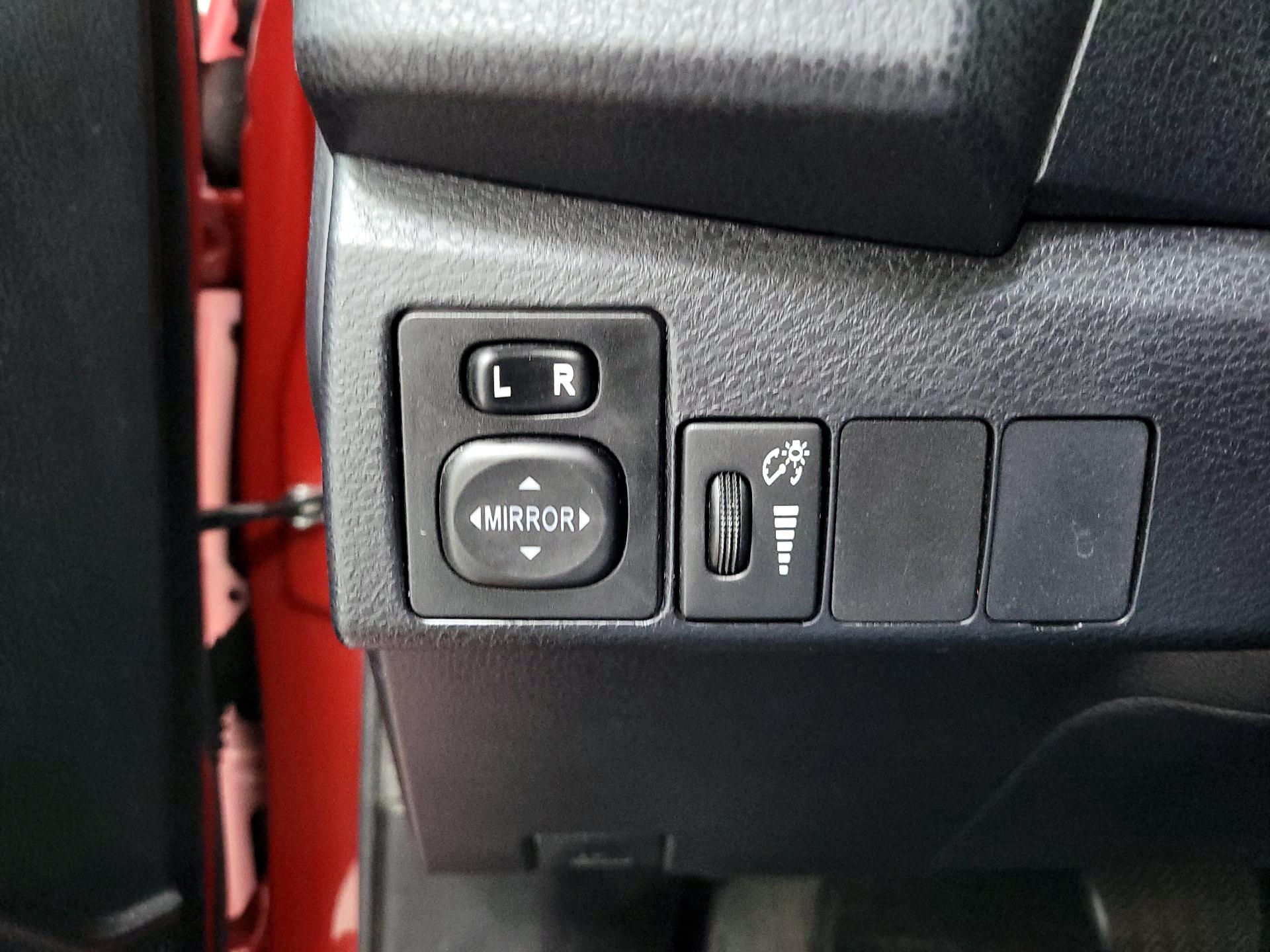 Thumbnail: 2014 Toyota Corolla - 13