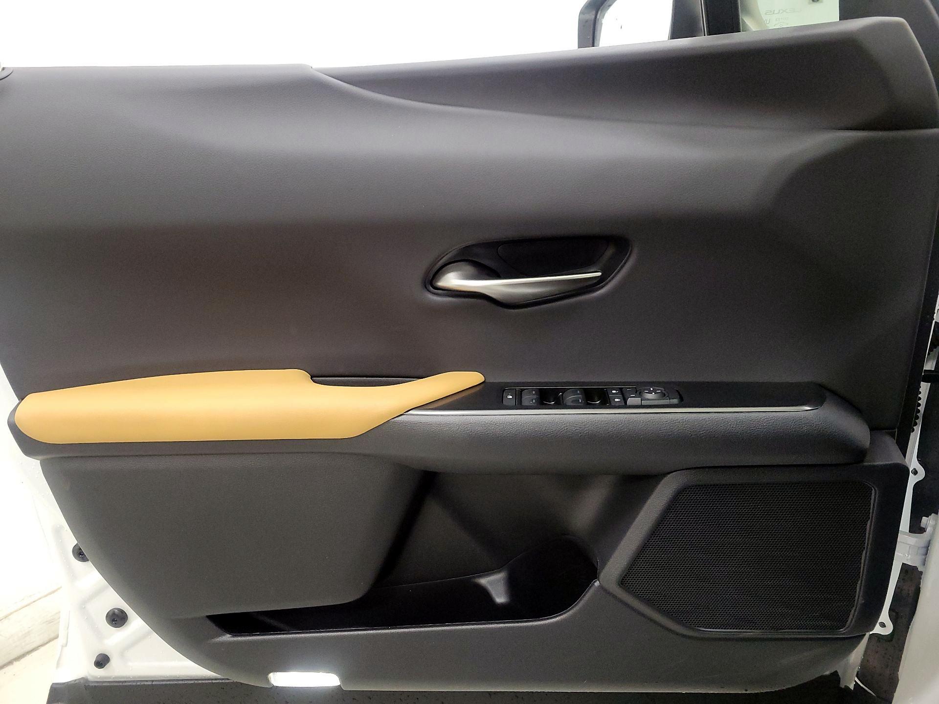 Thumbnail: 2025 Lexus UX - 12