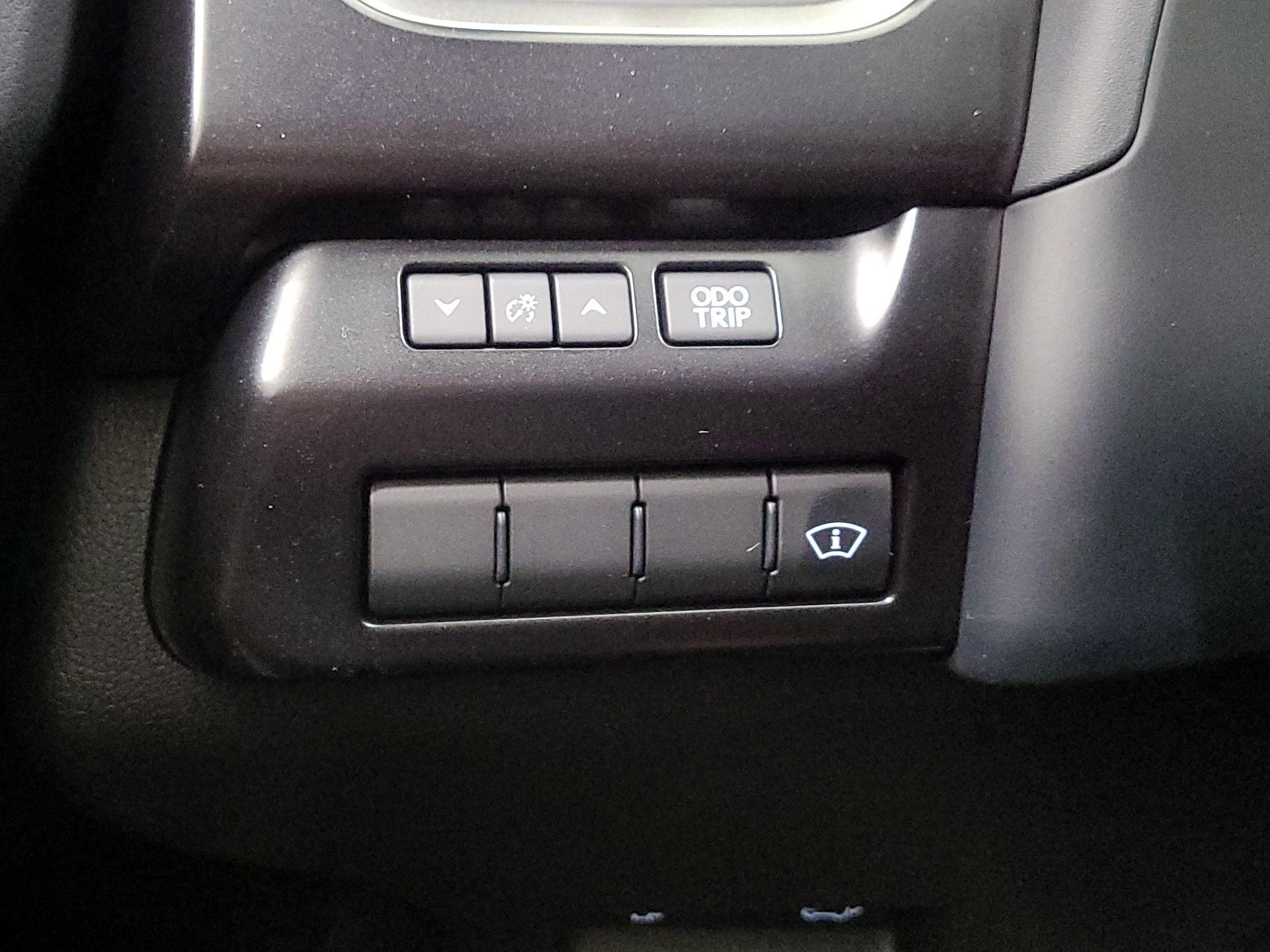 Thumbnail: 2025 Lexus UX - 13