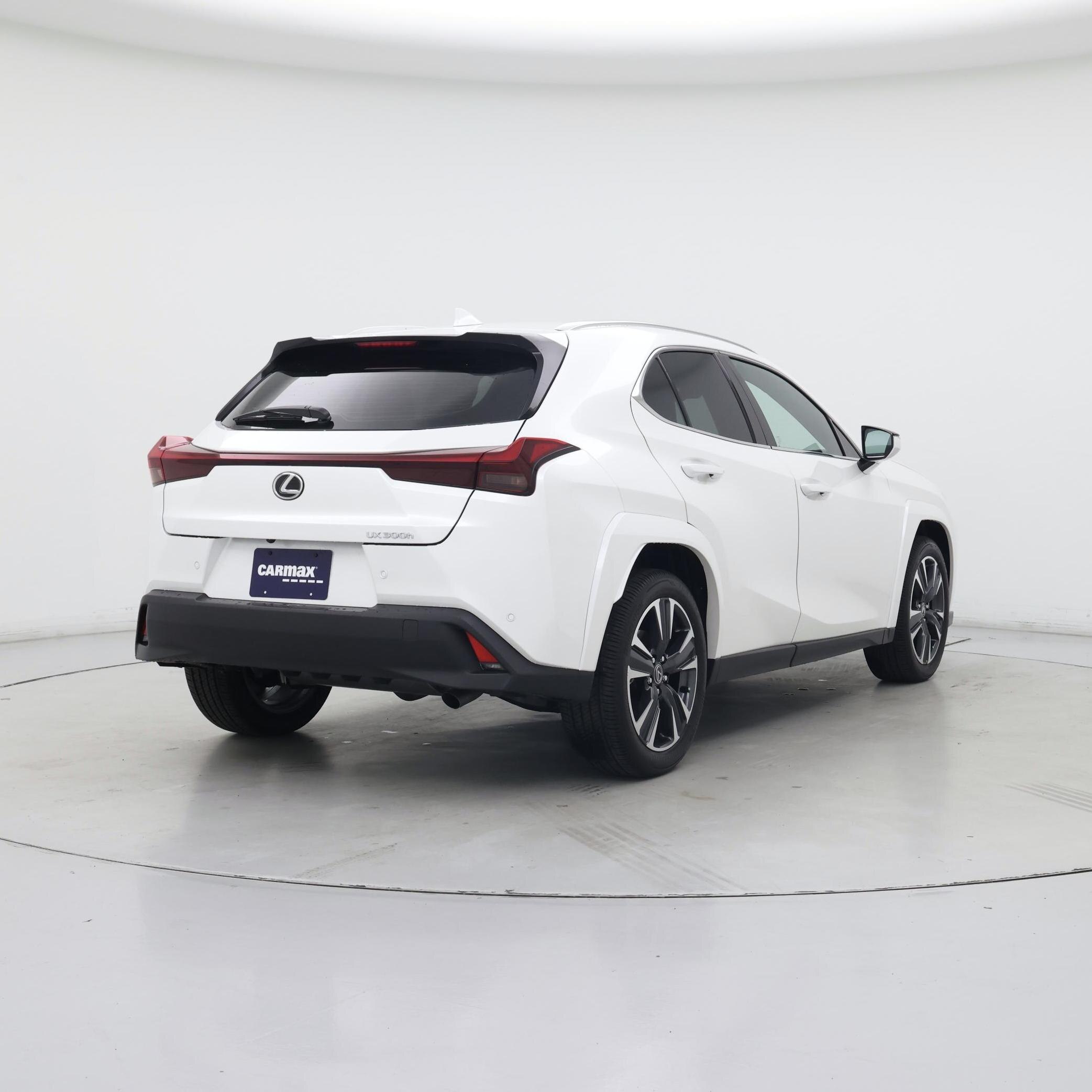 Thumbnail: 2025 Lexus UX - 8