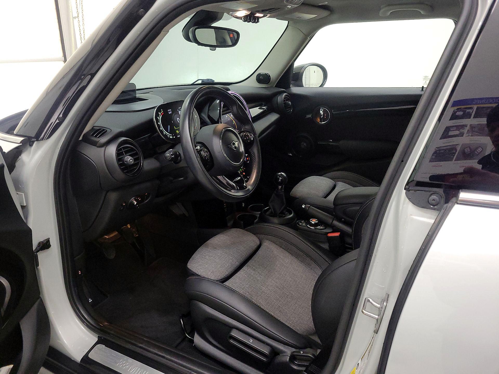 Thumbnail: 2021 MINI Cooper Hardtop - 11