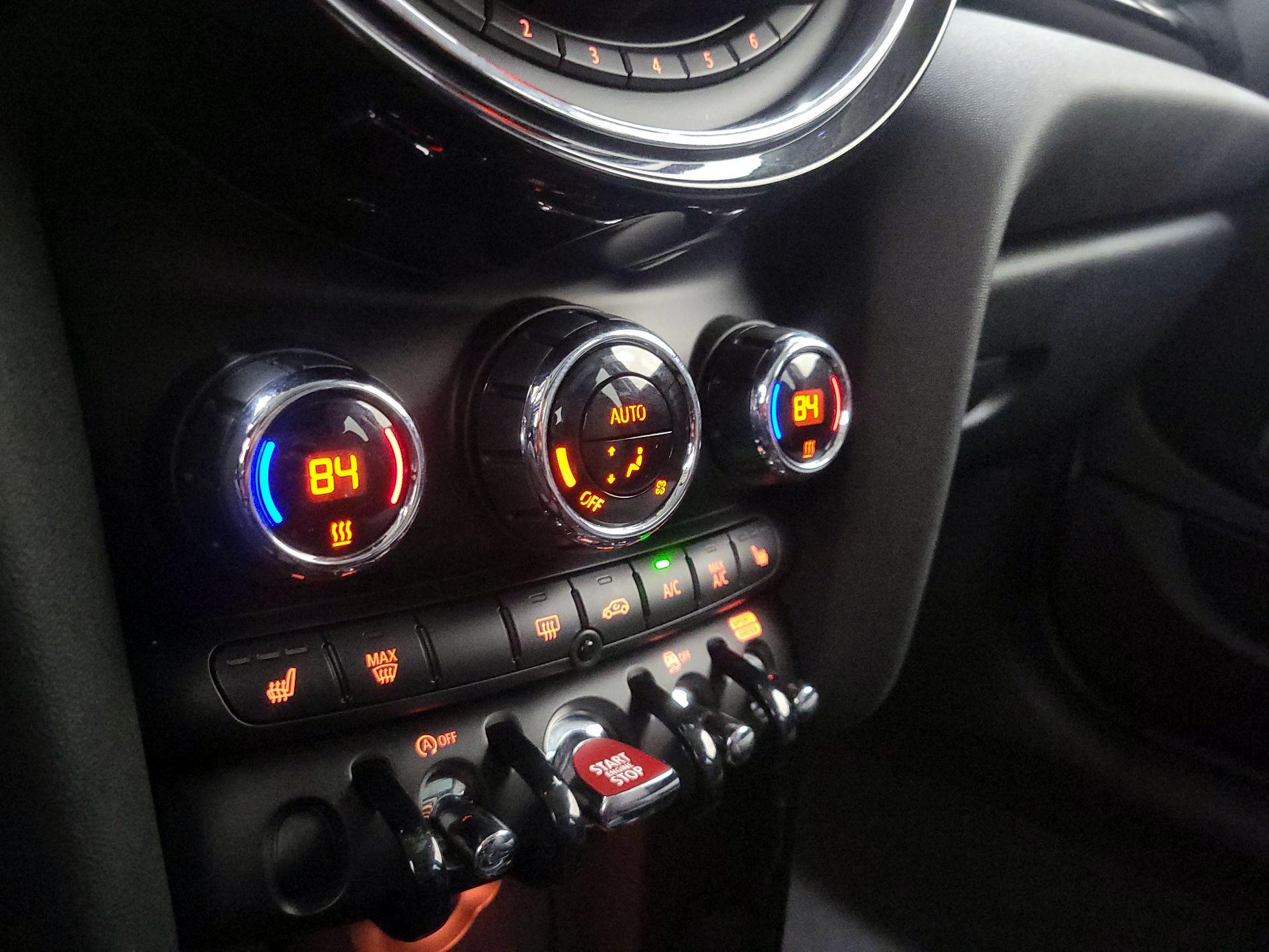 Thumbnail: 2021 MINI Cooper Hardtop - 17