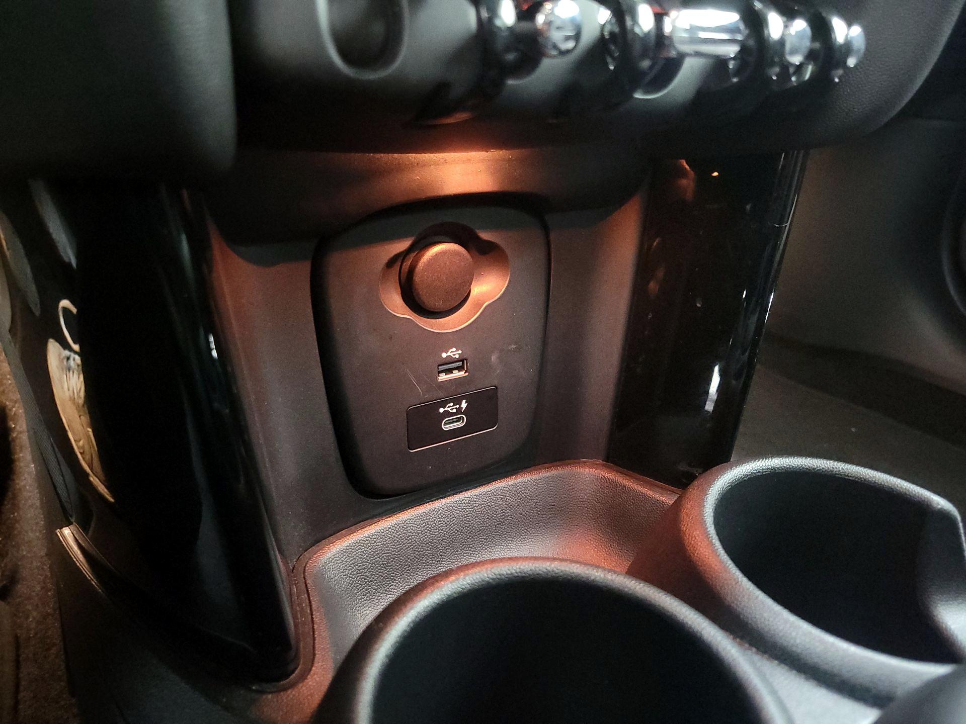 Thumbnail: 2021 MINI Cooper Hardtop - 19