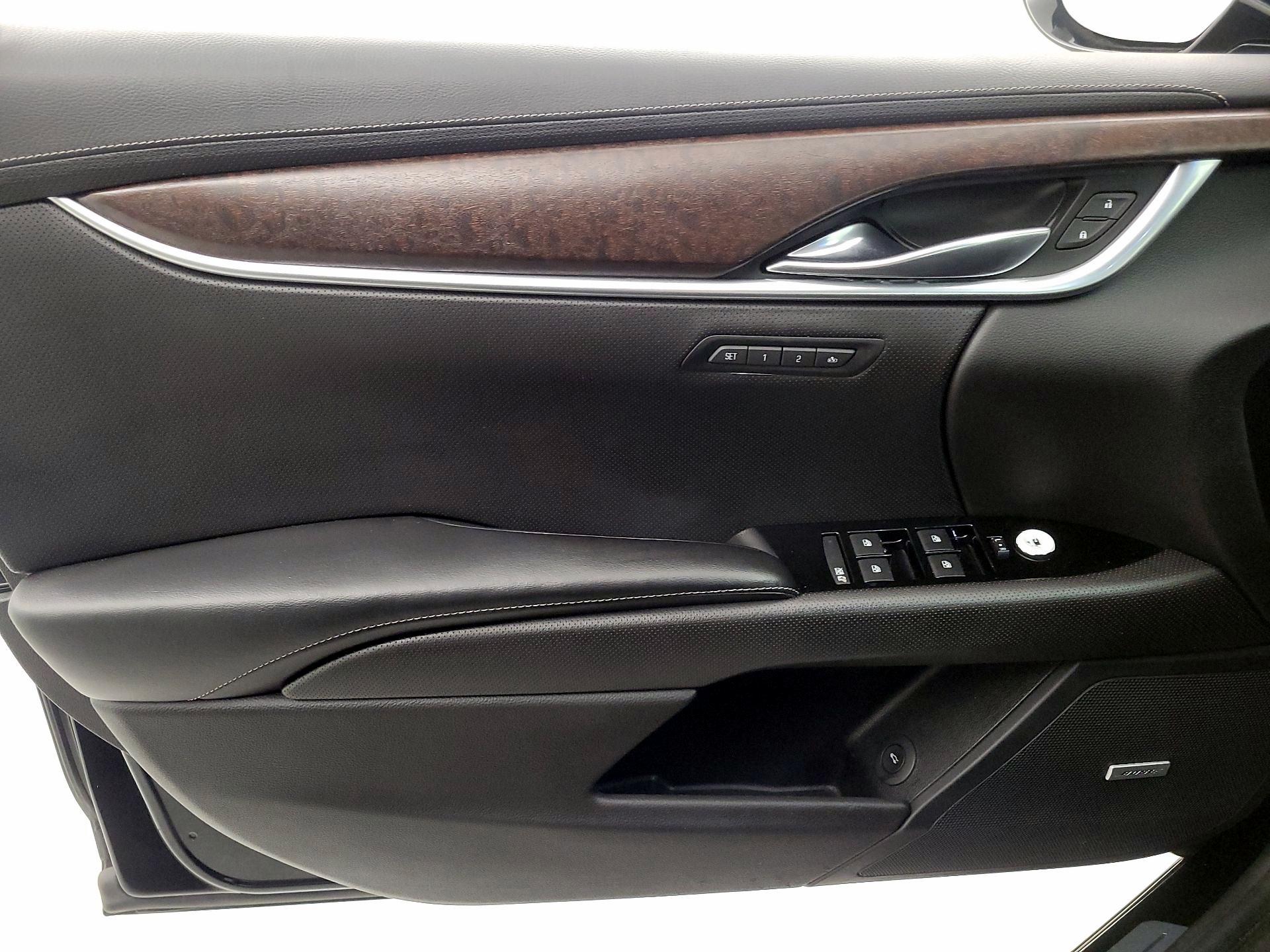 Thumbnail: 2018 Cadillac XTS - 12