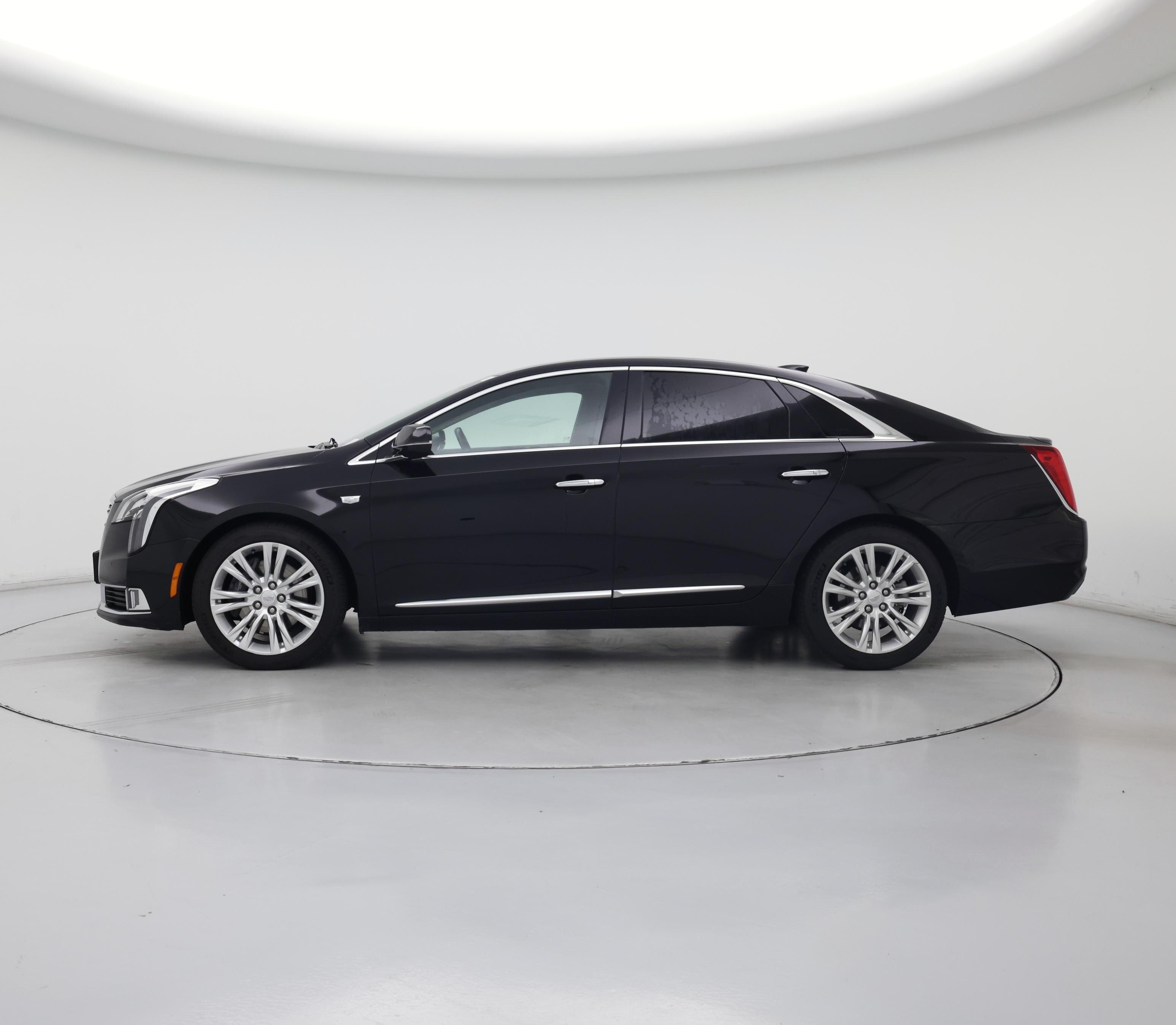 Thumbnail: 2018 Cadillac XTS - 3