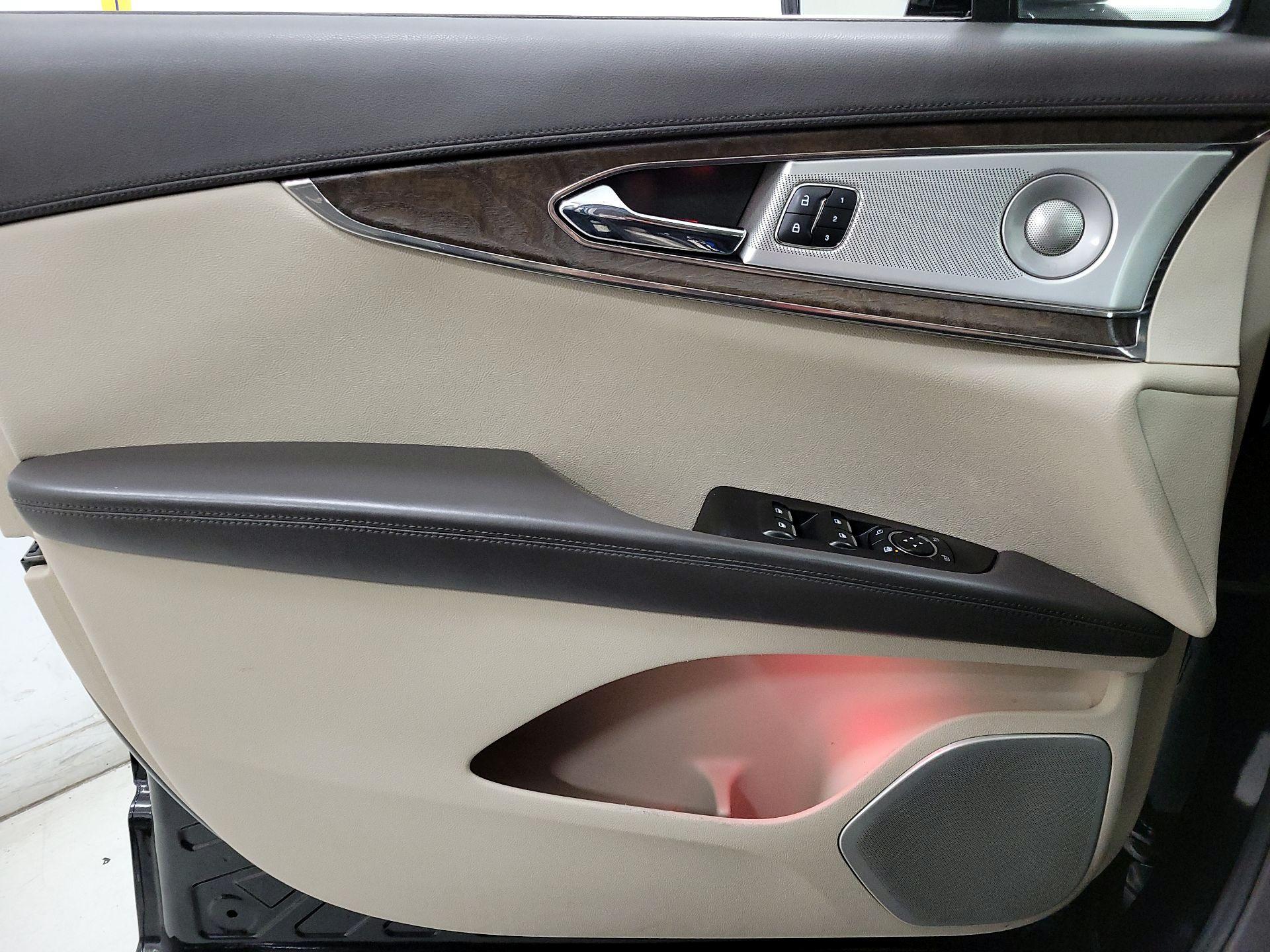 Thumbnail: 2016 Lincoln MKX - 12