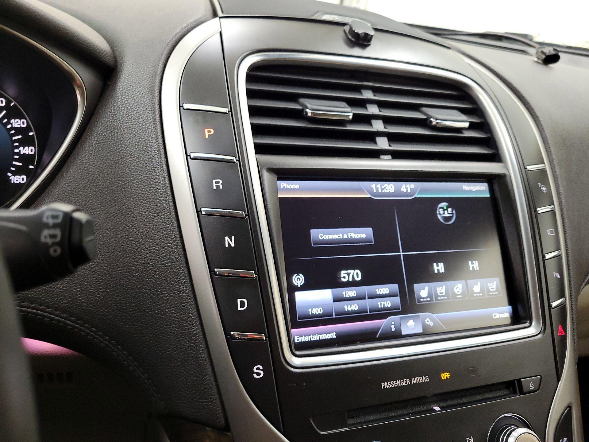 Thumbnail: 2016 Lincoln MKX - 17