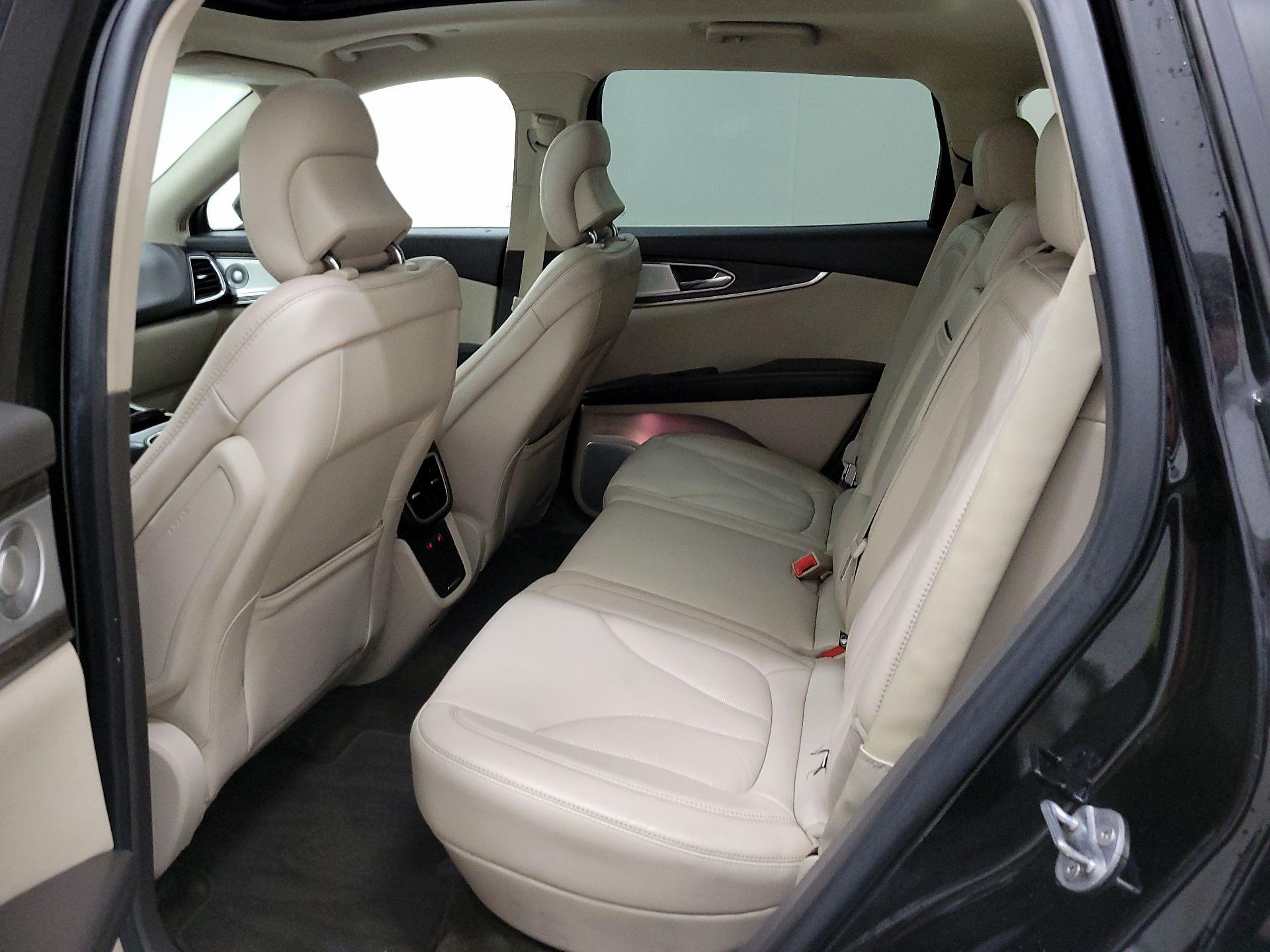 Thumbnail: 2016 Lincoln MKX - 20