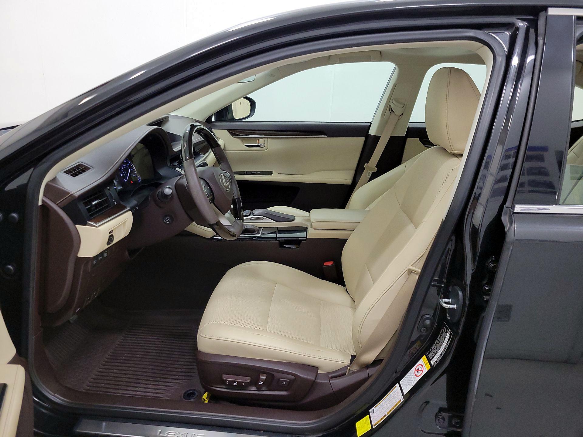 Thumbnail: 2018 Lexus ES - 11