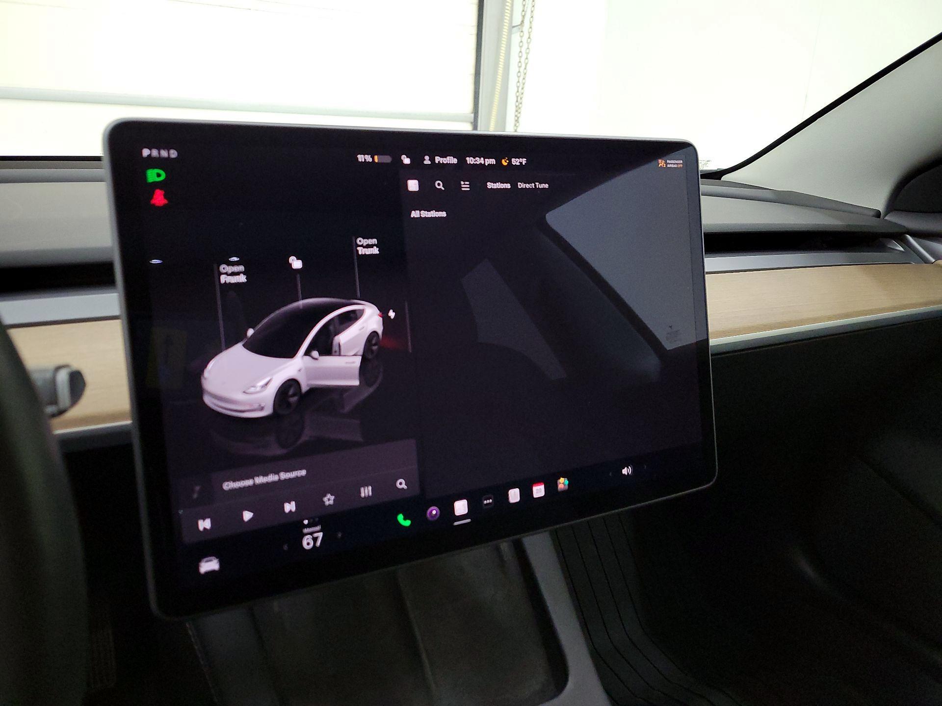 Thumbnail: 2022 Tesla Model 3 - 15