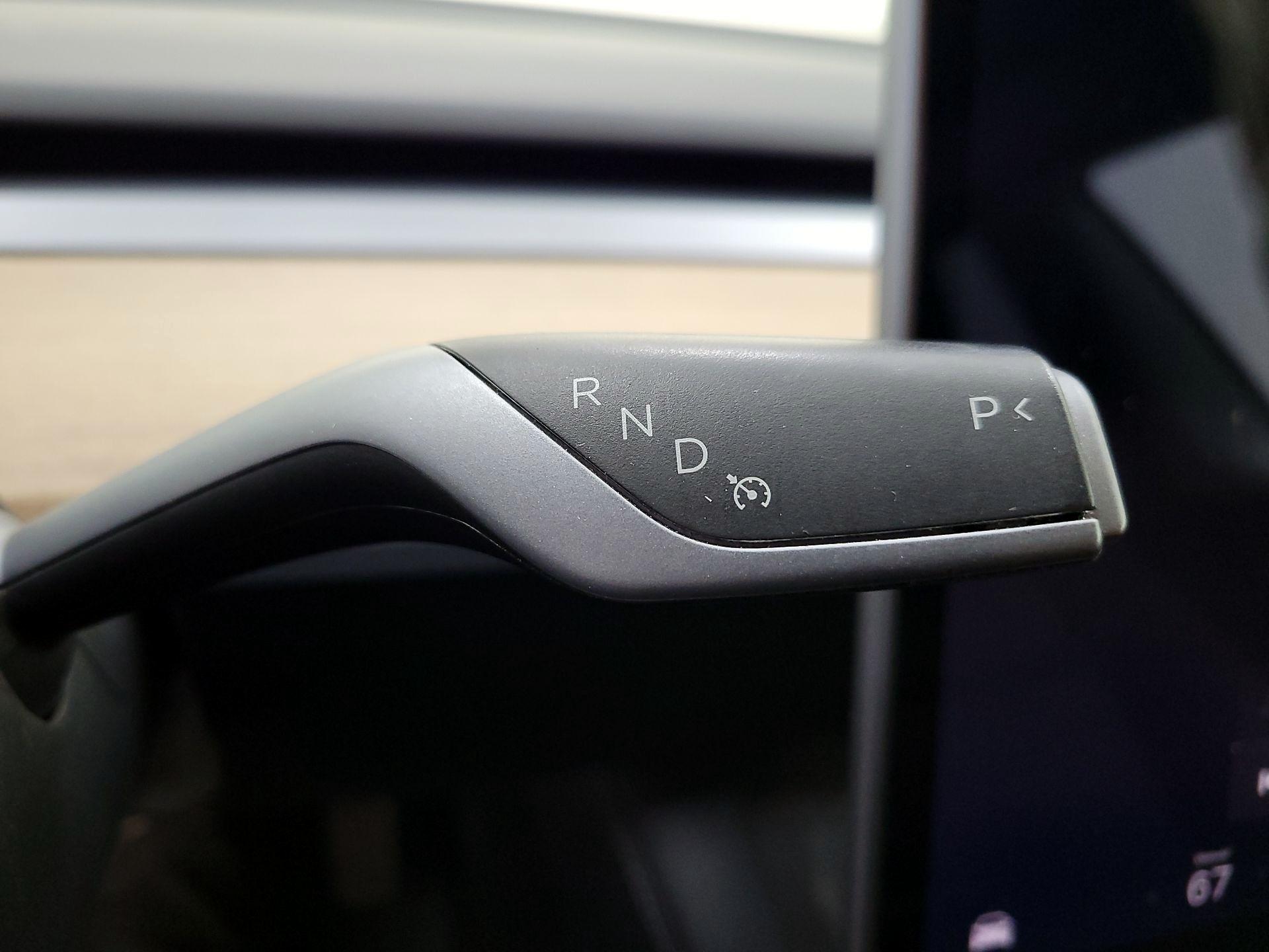 Thumbnail: 2022 Tesla Model 3 - 17