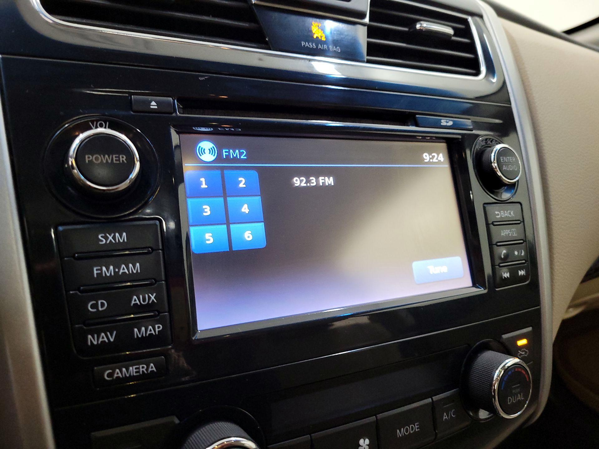 Thumbnail: 2015 Nissan Altima - 15