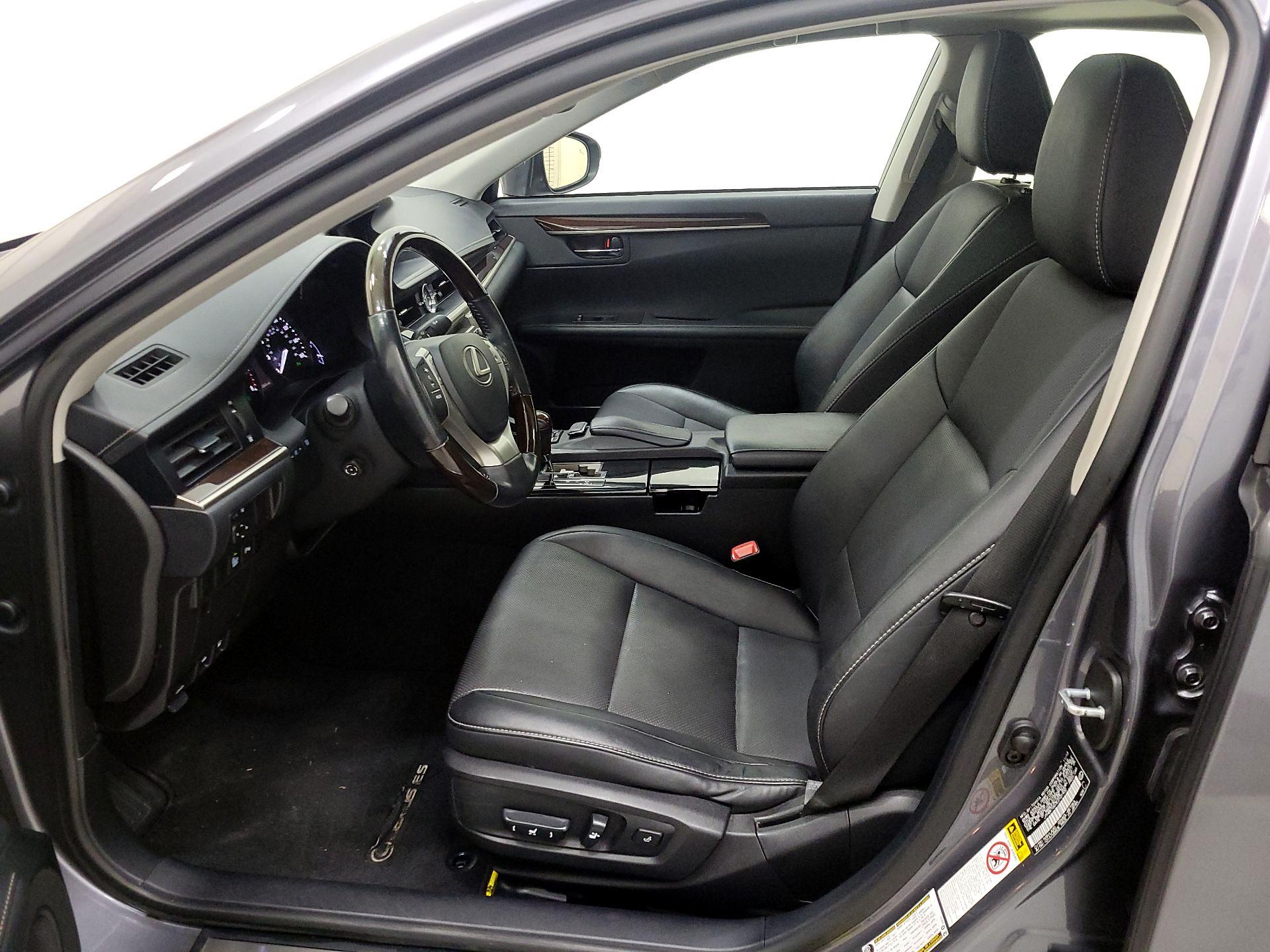 Thumbnail: 2014 Lexus ES - 11