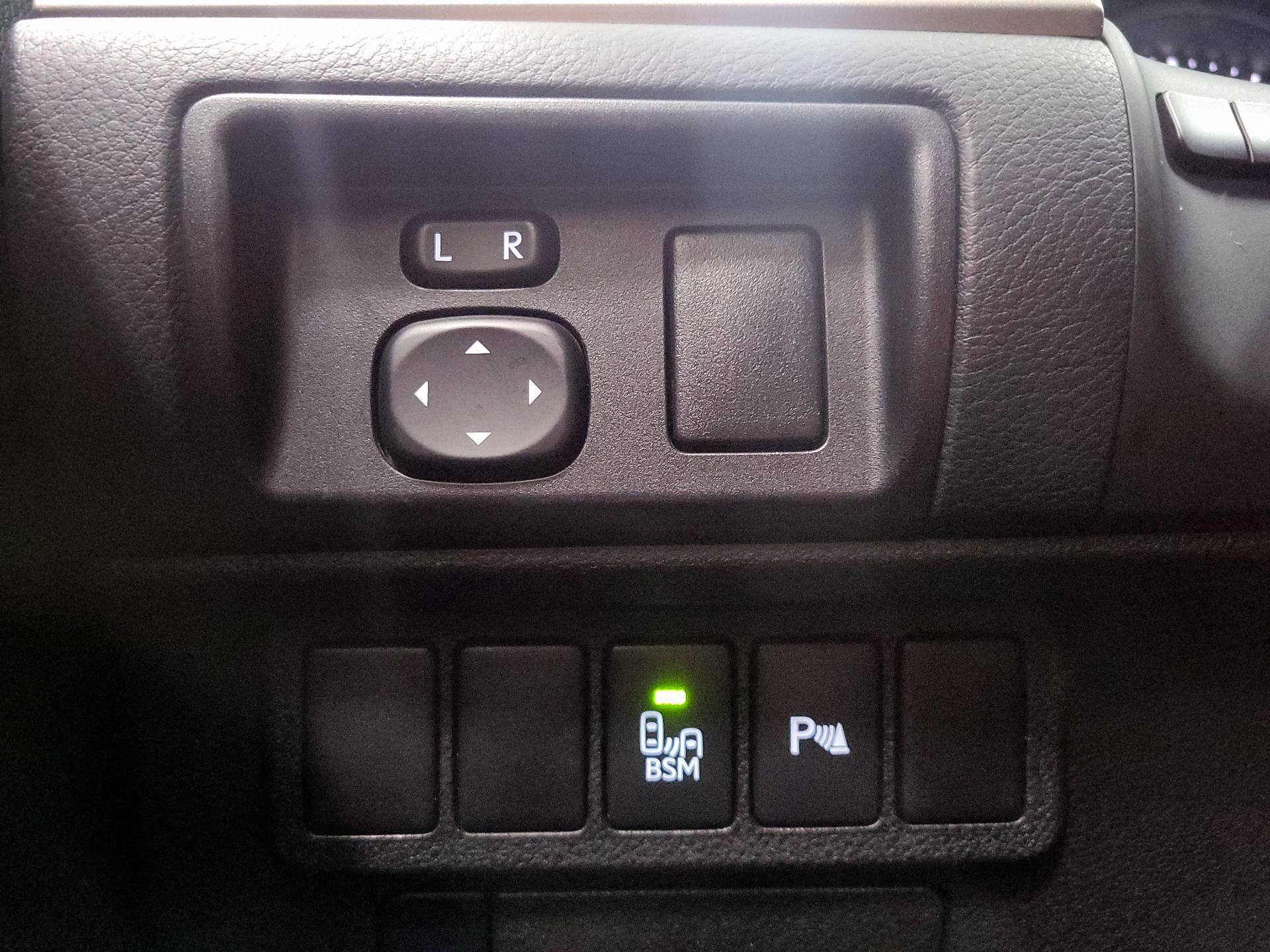 Thumbnail: 2014 Lexus ES - 13