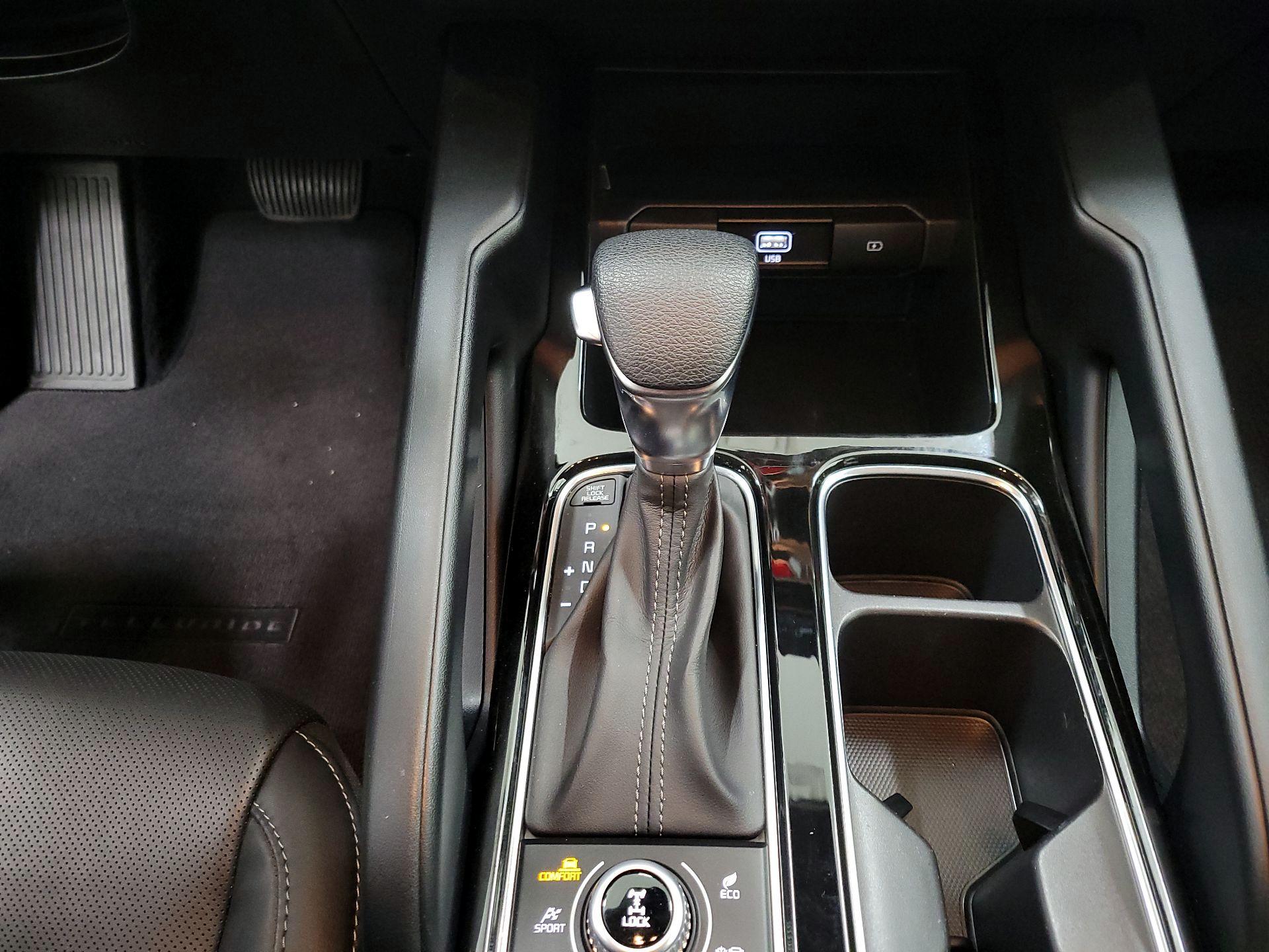 Thumbnail: 2020 Kia Telluride - 17