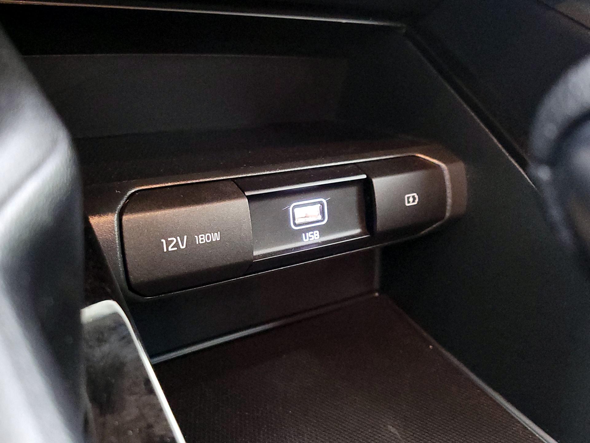 Thumbnail: 2020 Kia Telluride - 18