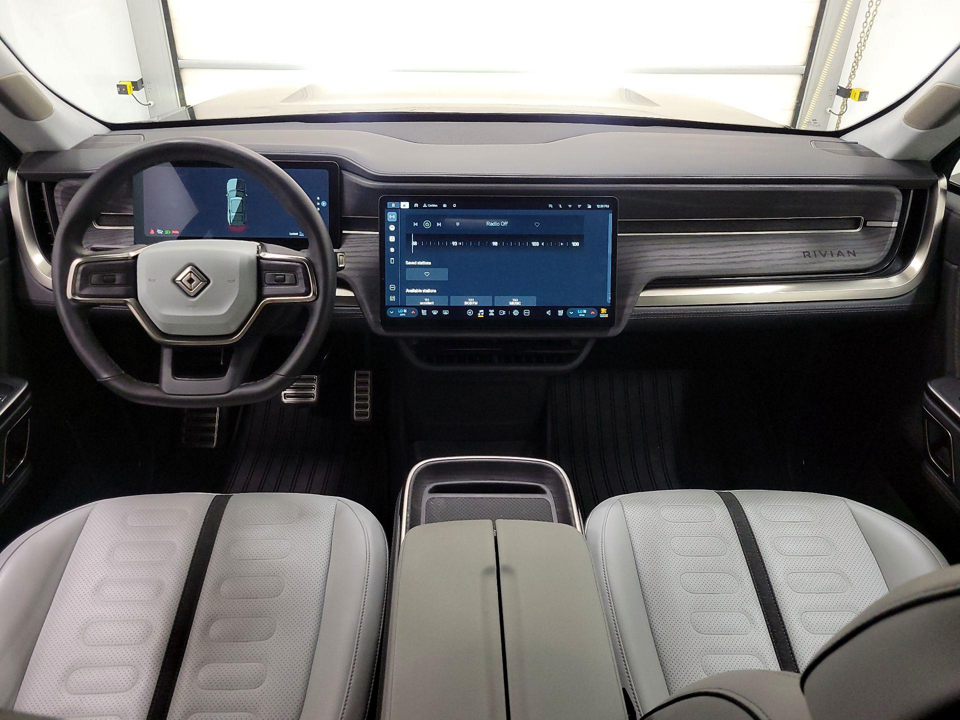 Thumbnail: 2023 Rivian R1S - 9