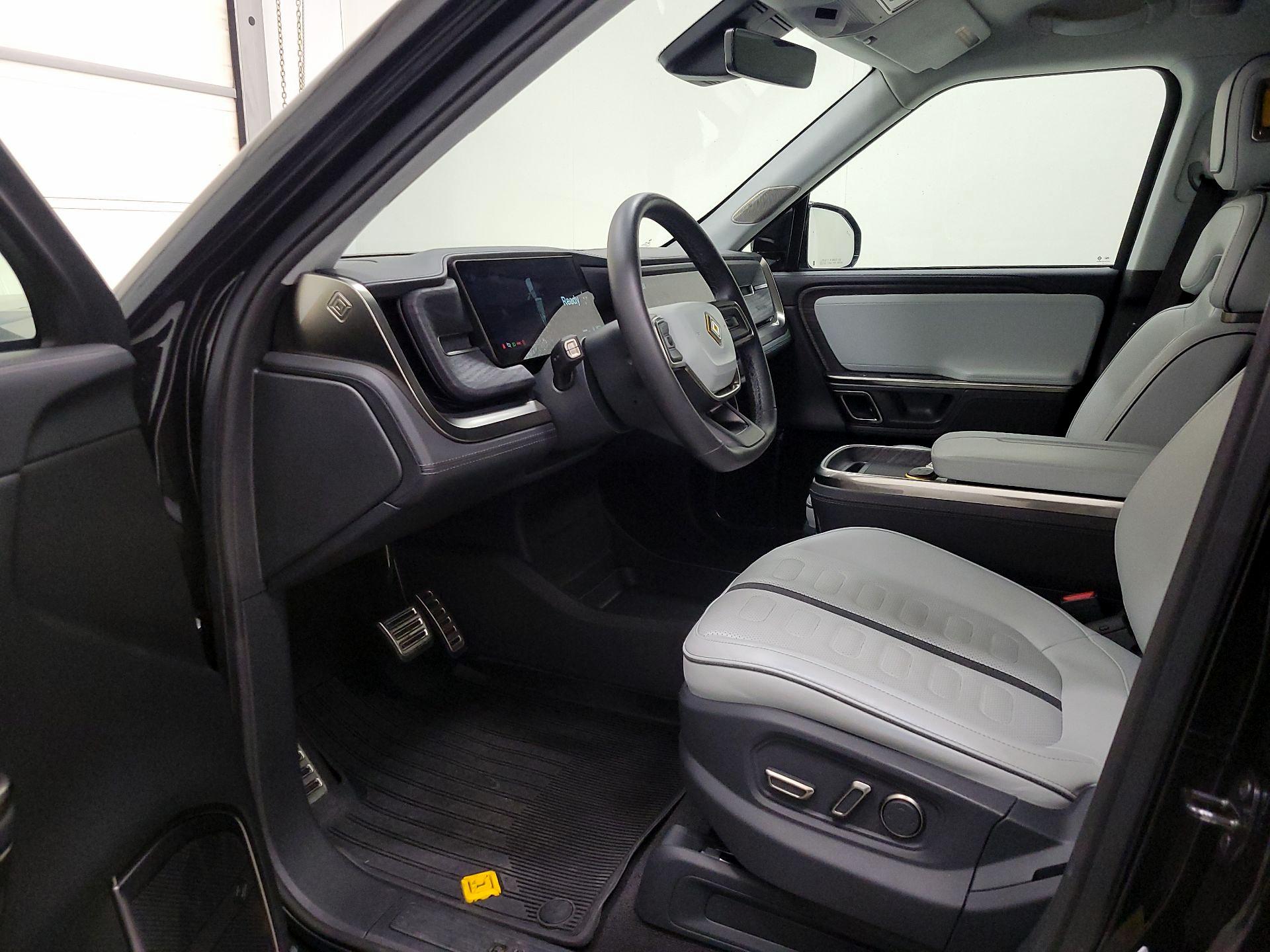 Thumbnail: 2023 Rivian R1S - 11