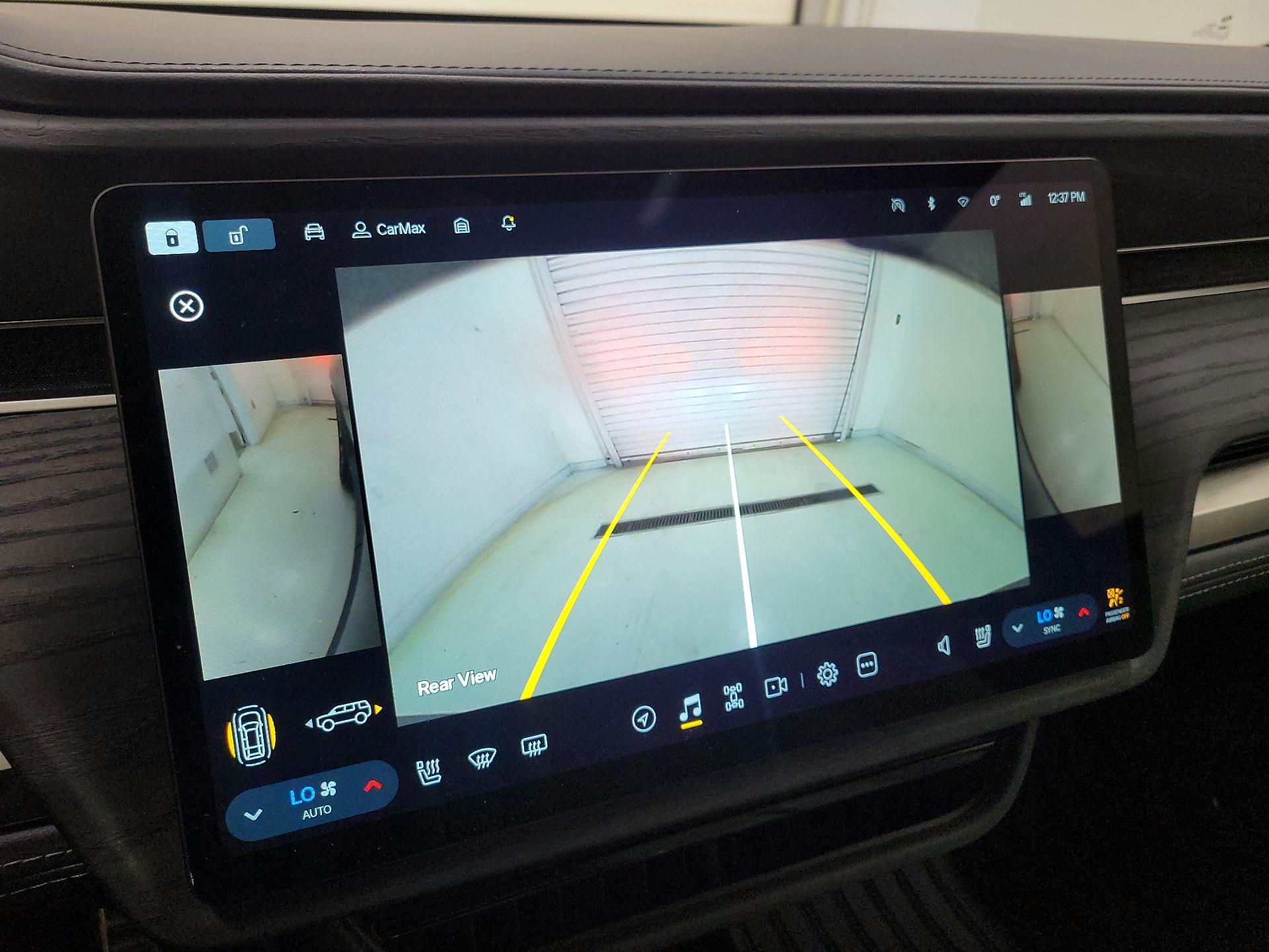 Thumbnail: 2023 Rivian R1S - 13