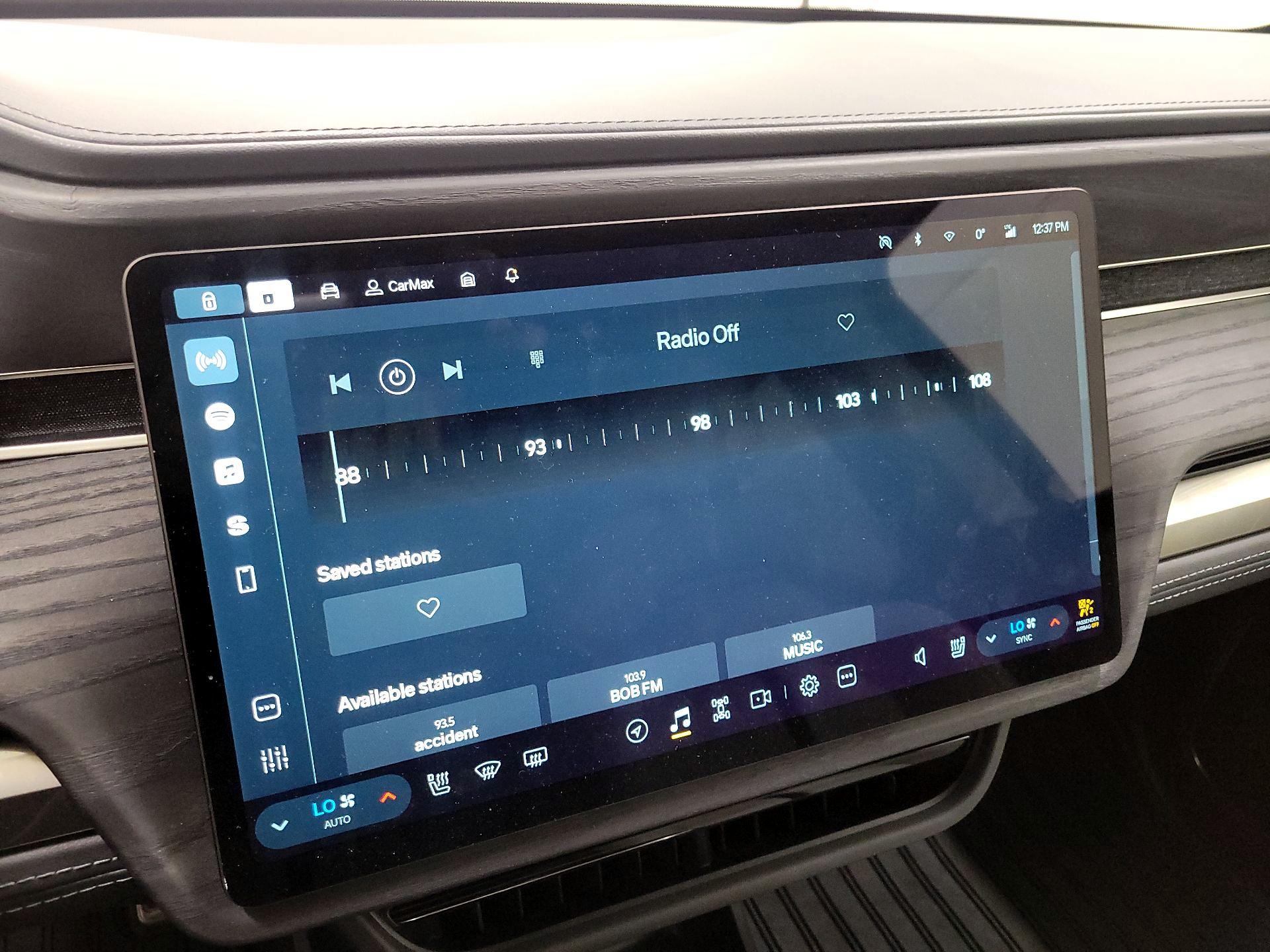 Thumbnail: 2023 Rivian R1S - 14