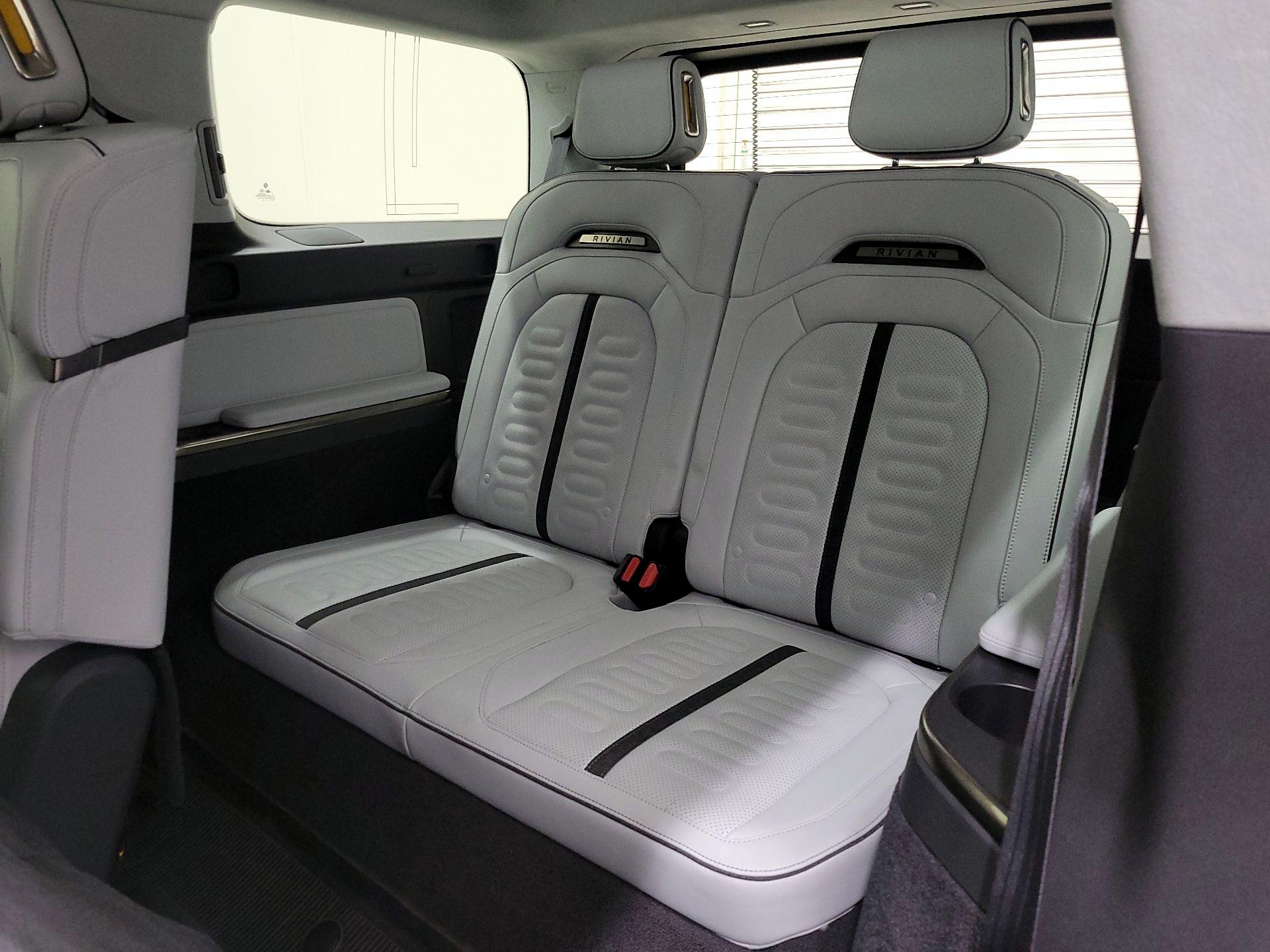 Thumbnail: 2023 Rivian R1S - 19