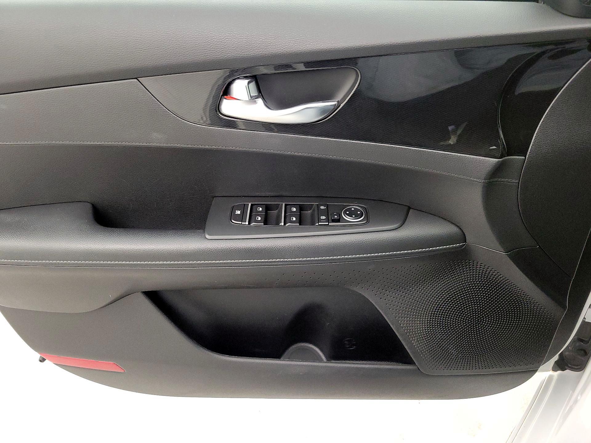 Thumbnail: 2023 Kia Forte - 12