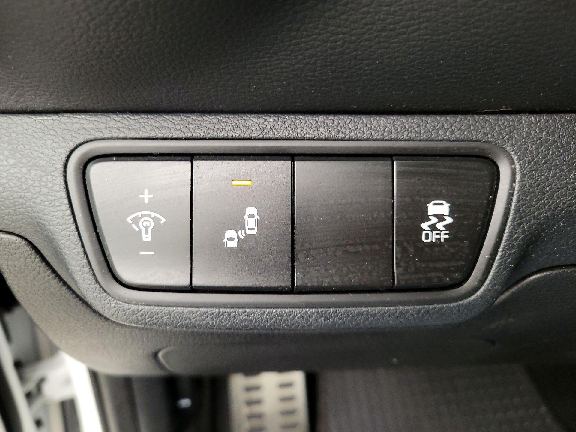 Thumbnail: 2023 Kia Forte - 13