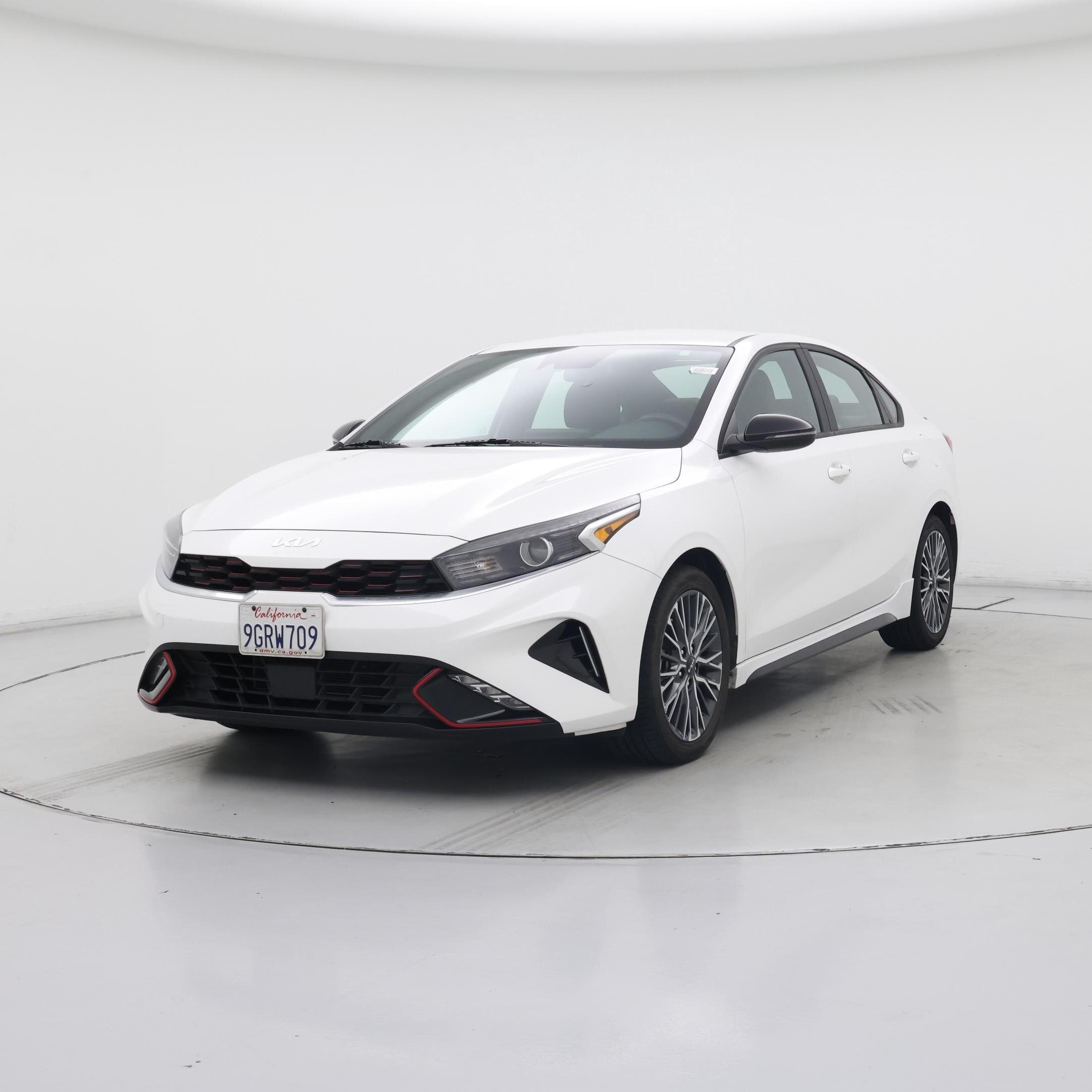 Thumbnail: 2023 Kia Forte - 4