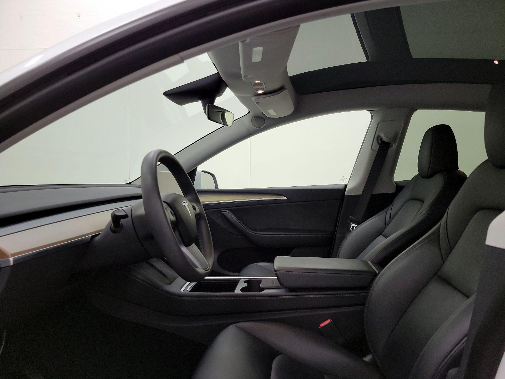 Thumbnail: 2023 Tesla Model Y - 18