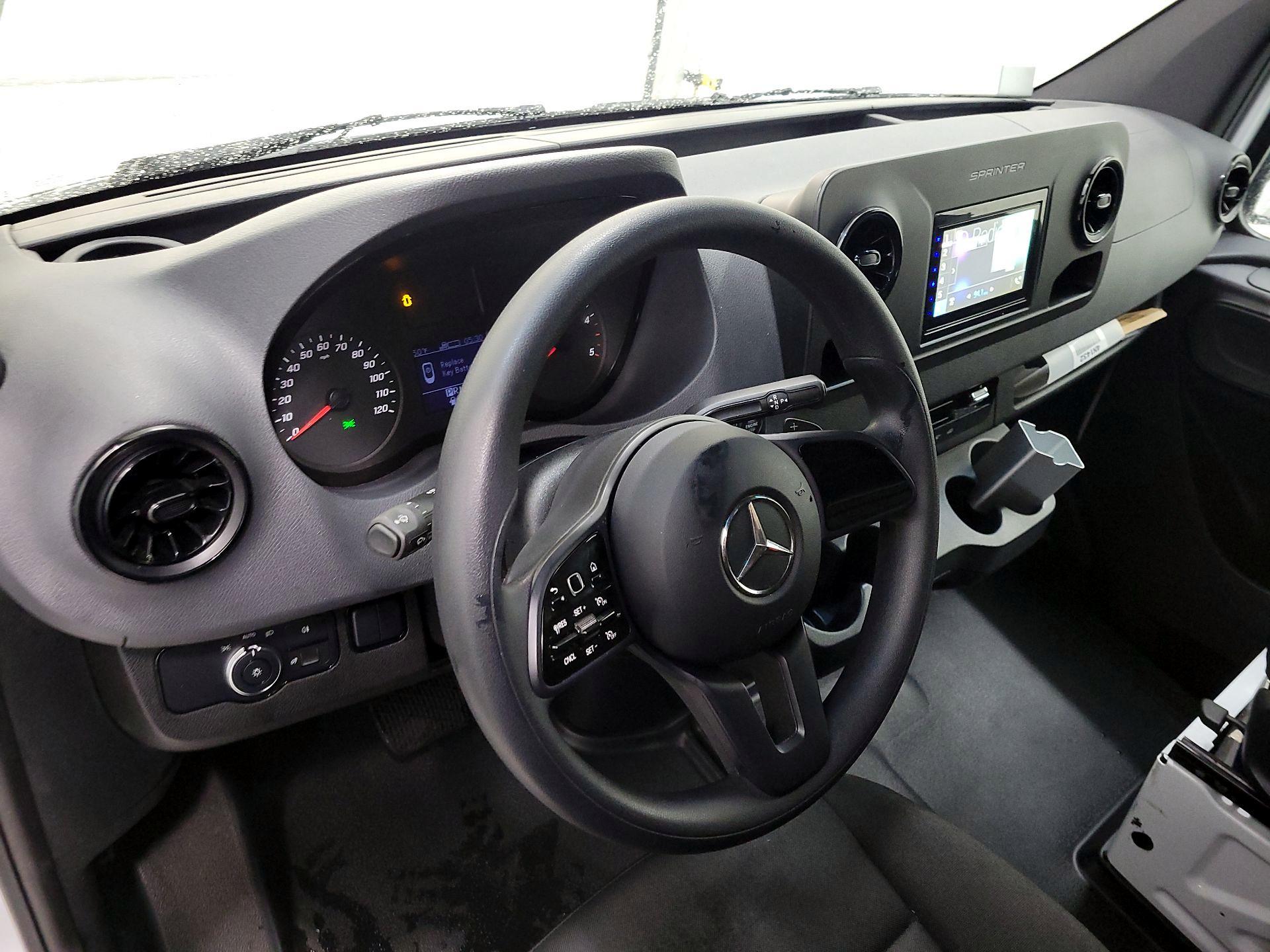 Thumbnail: 2021 Mercedes-Benz Sprinter - 9