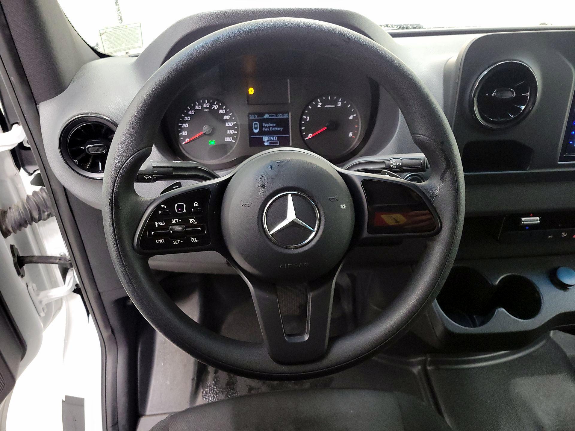 Thumbnail: 2021 Mercedes-Benz Sprinter - 10