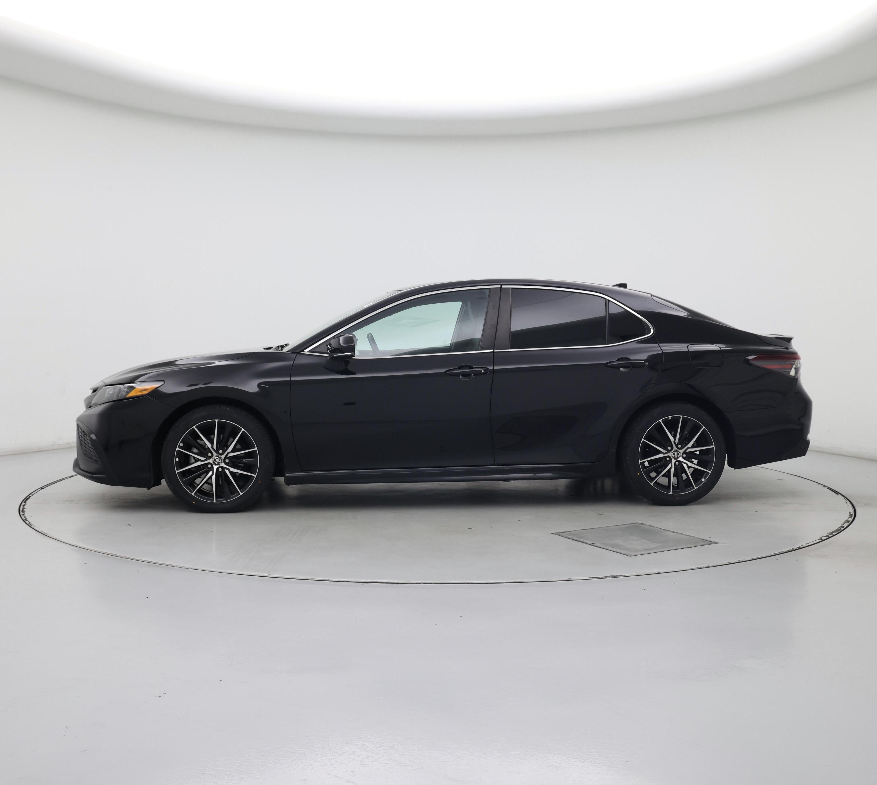 Thumbnail: 2022 Toyota Camry - 3