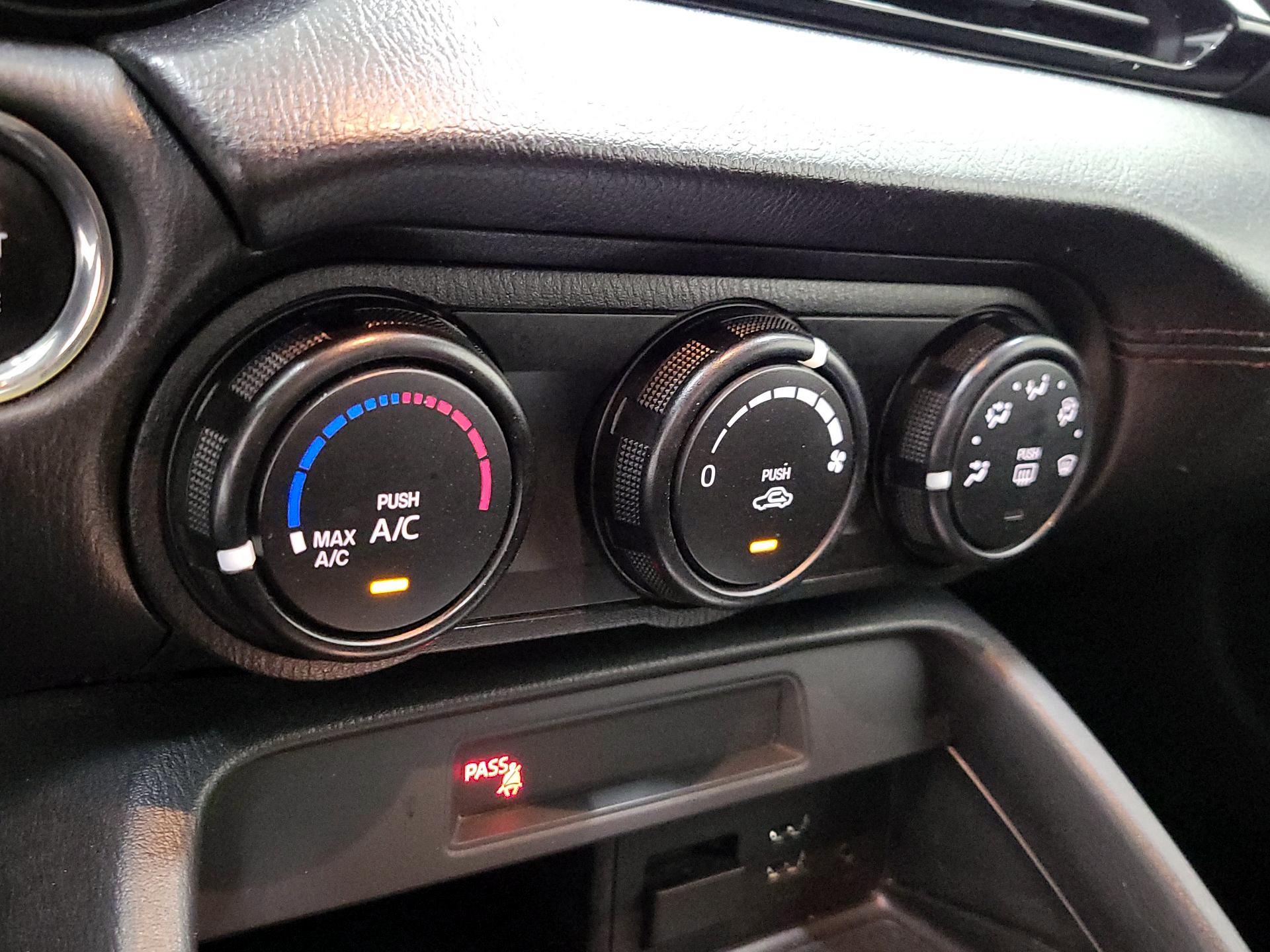 Thumbnail: 2016 Mazda MX-5 Miata - 15