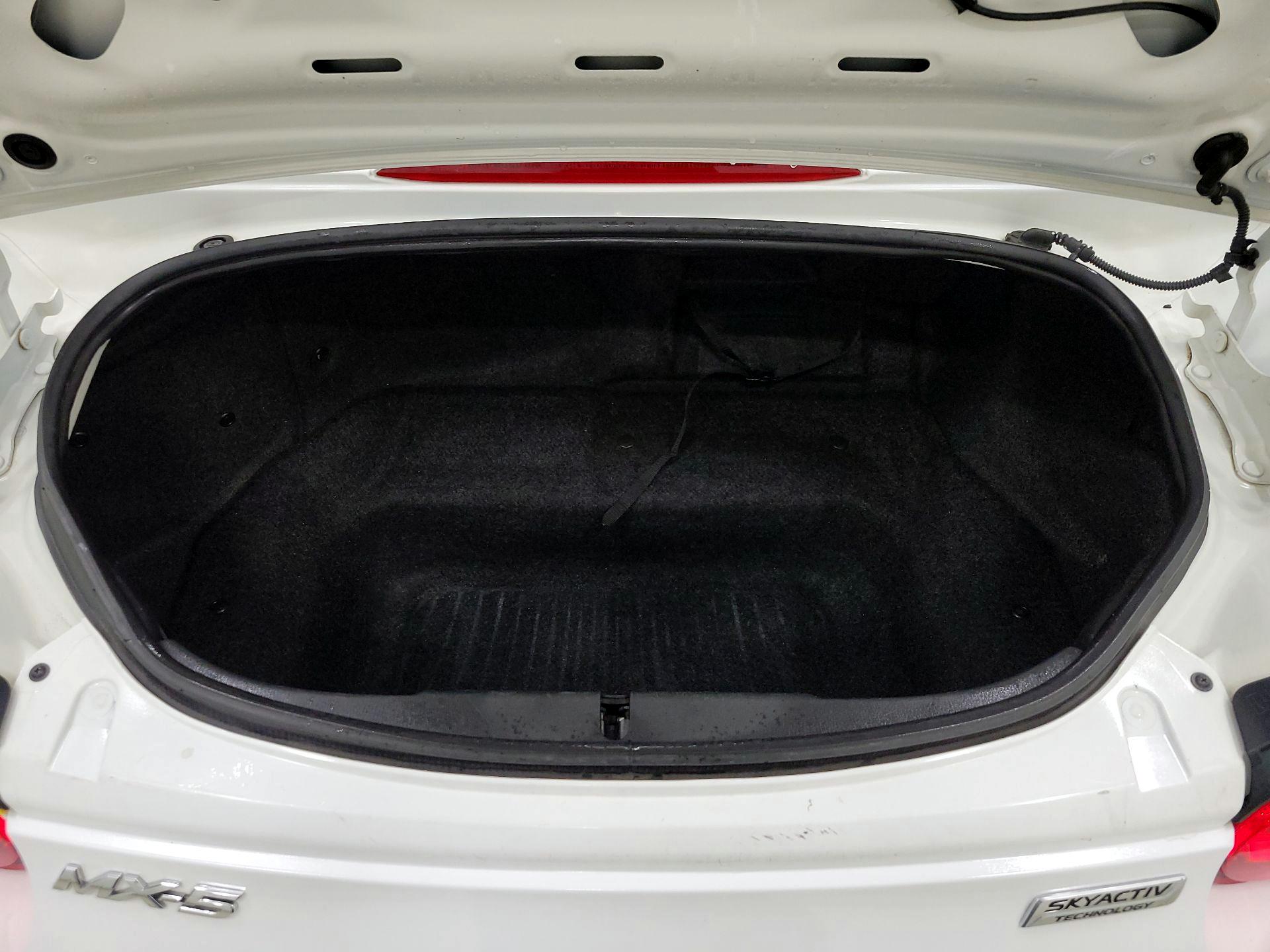 Thumbnail: 2016 Mazda MX-5 Miata - 18