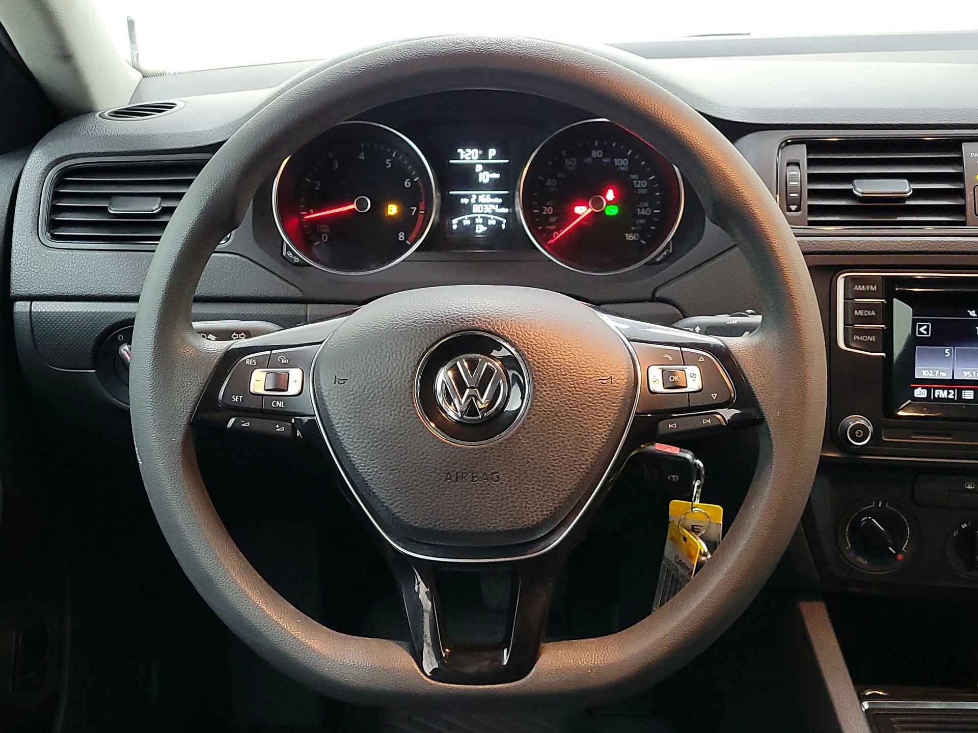 Thumbnail: 2016 Volkswagen Jetta - 10