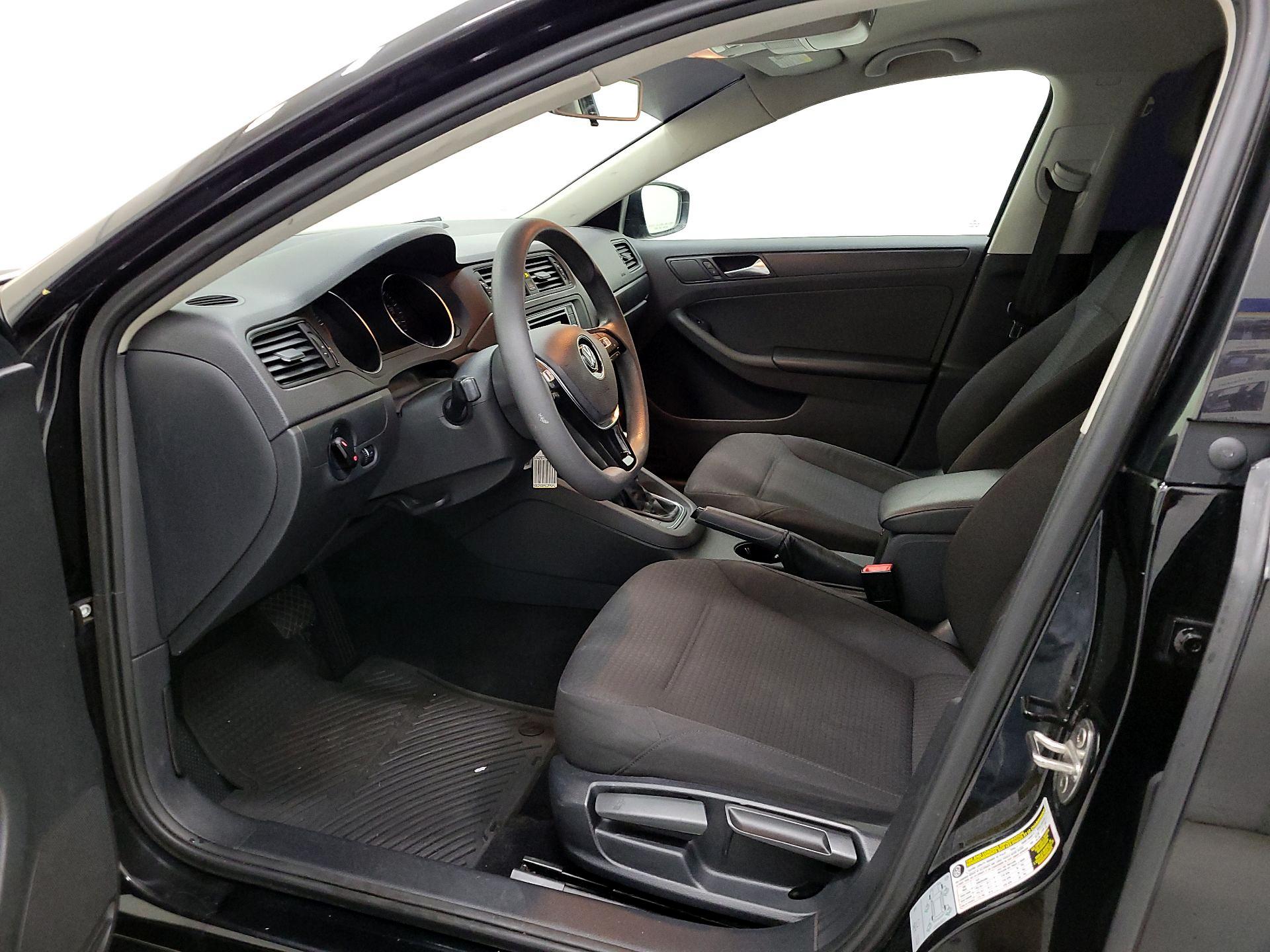 Thumbnail: 2016 Volkswagen Jetta - 11