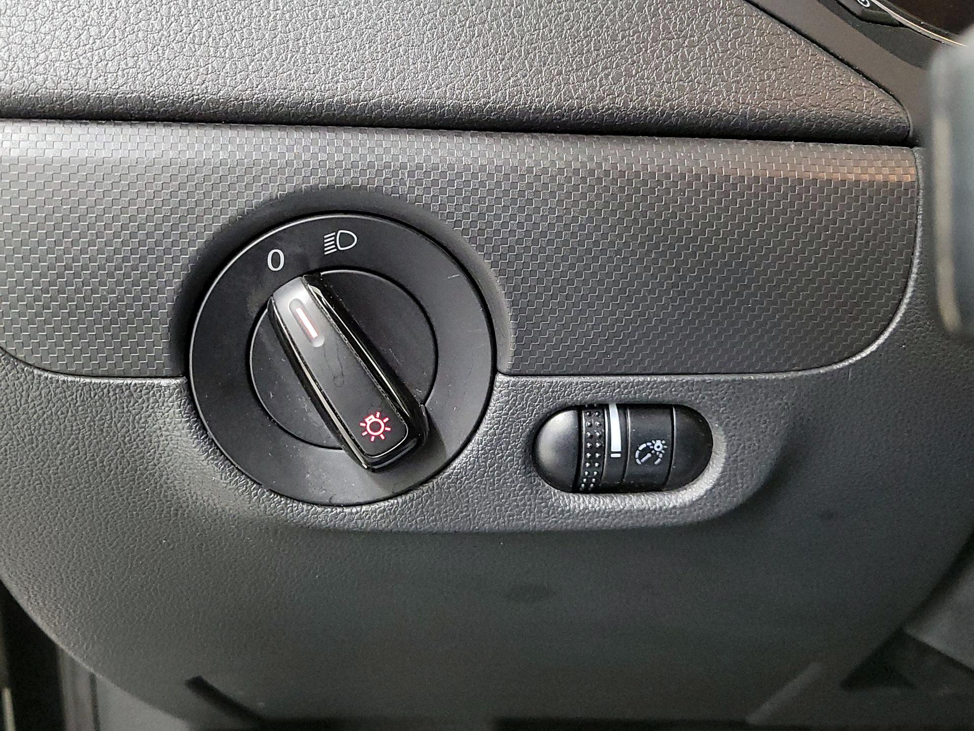 Thumbnail: 2016 Volkswagen Jetta - 13