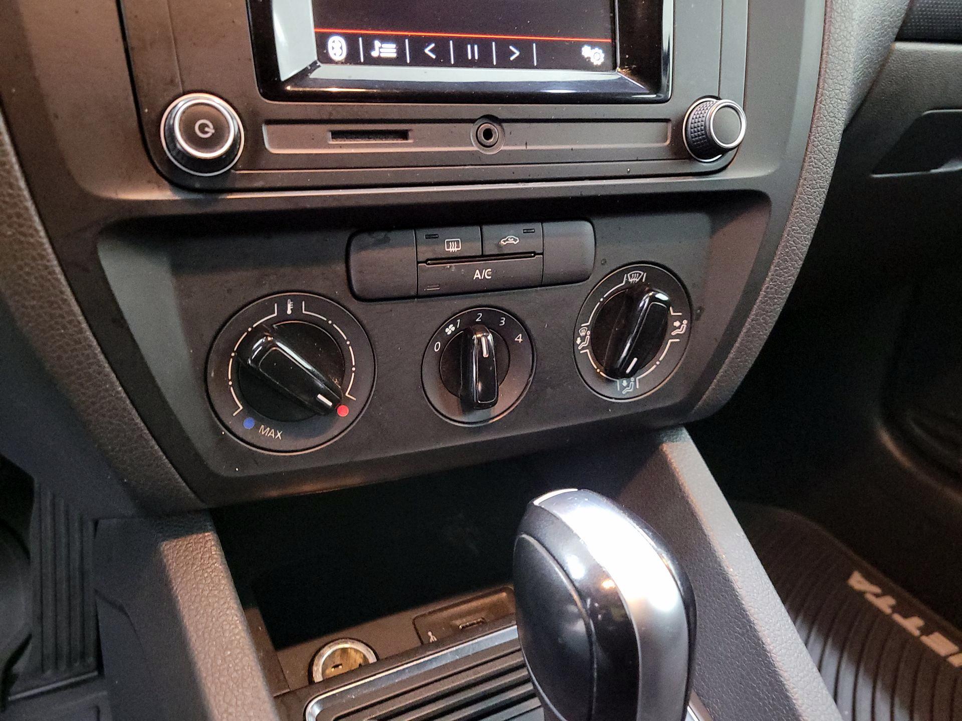 Thumbnail: 2016 Volkswagen Jetta - 15