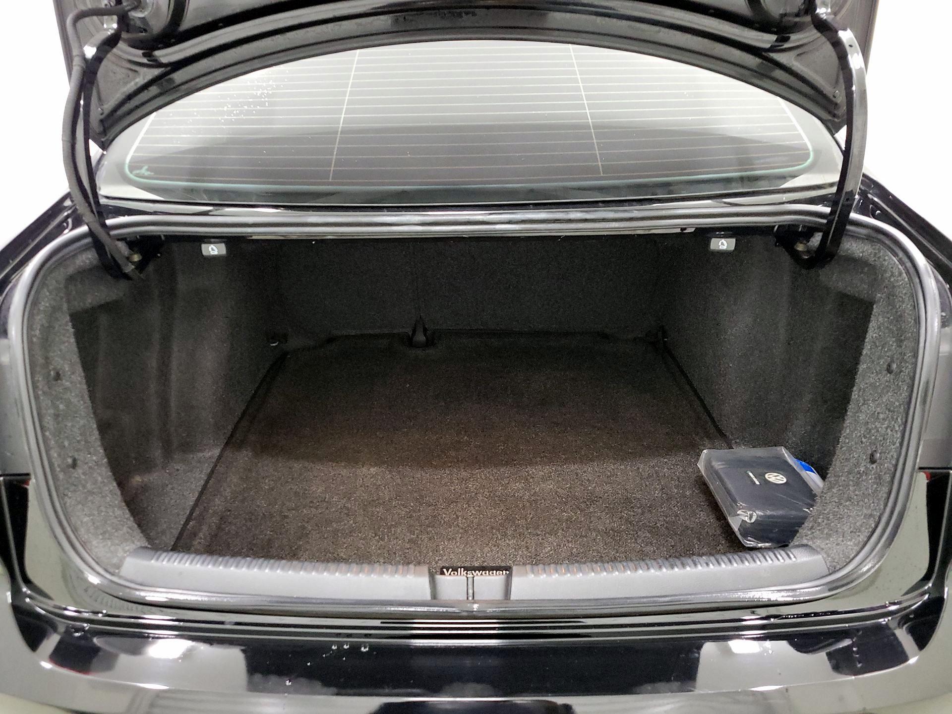 Thumbnail: 2016 Volkswagen Jetta - 19